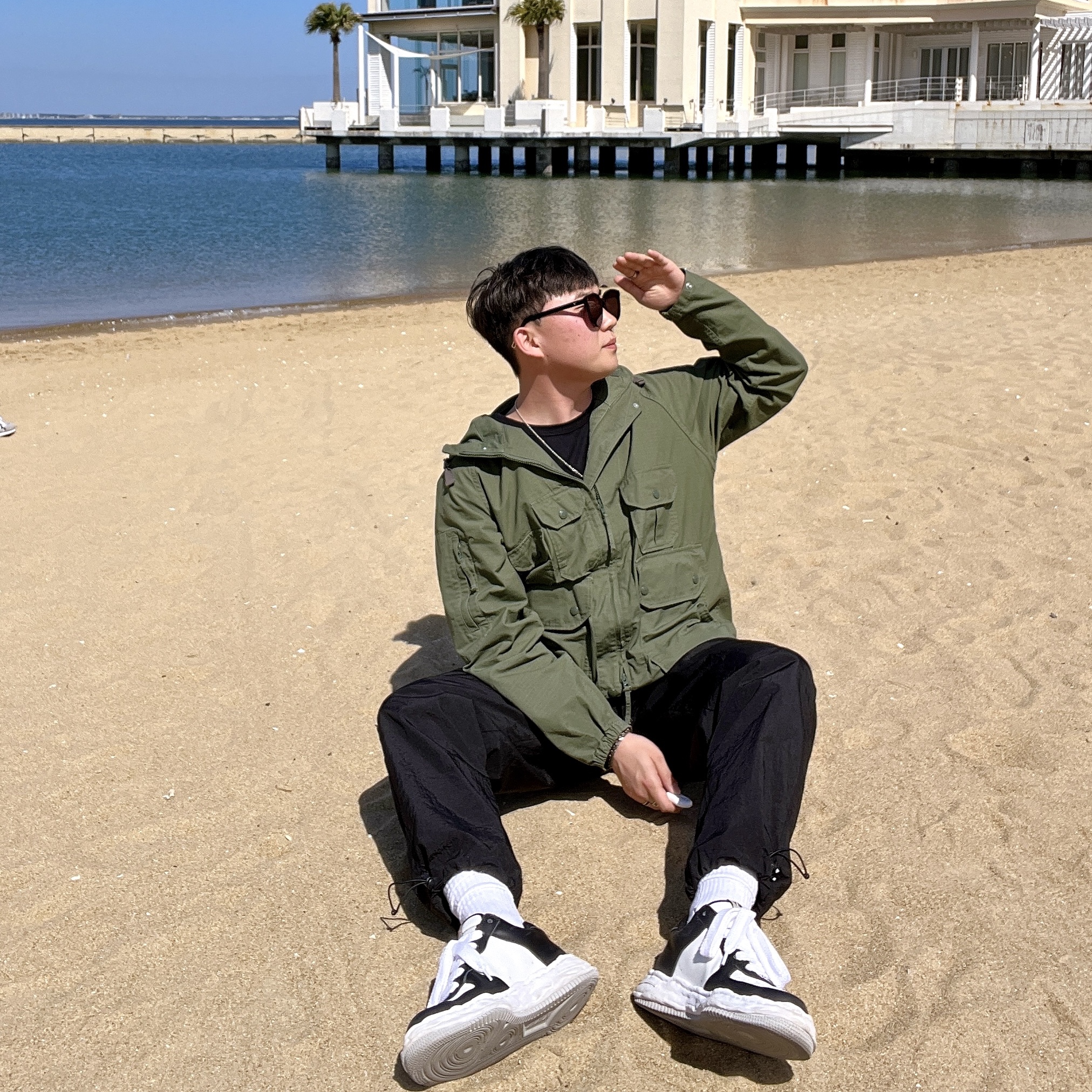 Maison Mihara Yasuhiro Wayne OG Sole Leather Low-top Sneakers Black White 착용 스타일