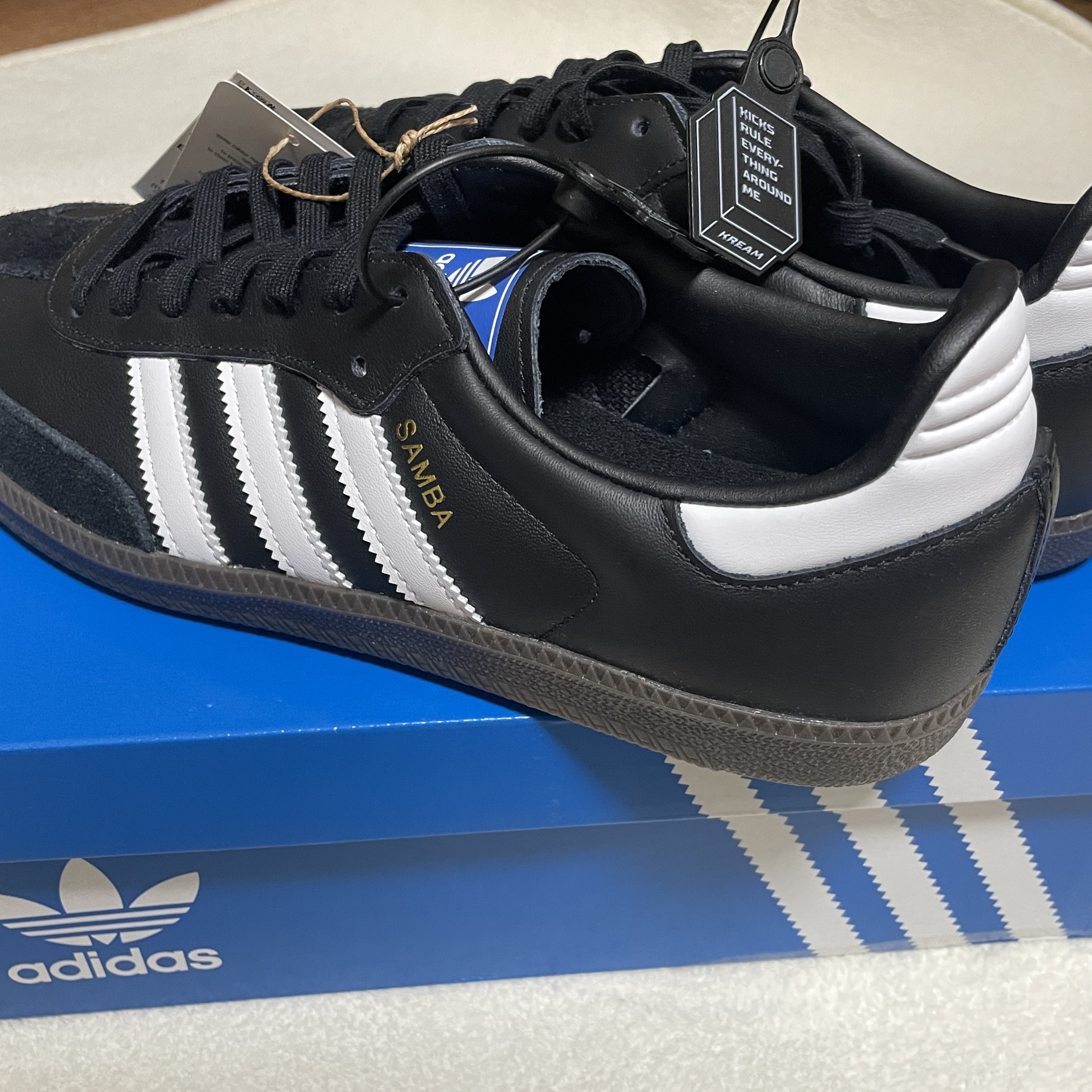 Adidas Samba OG Black White Gum 착용 스타일 - 2