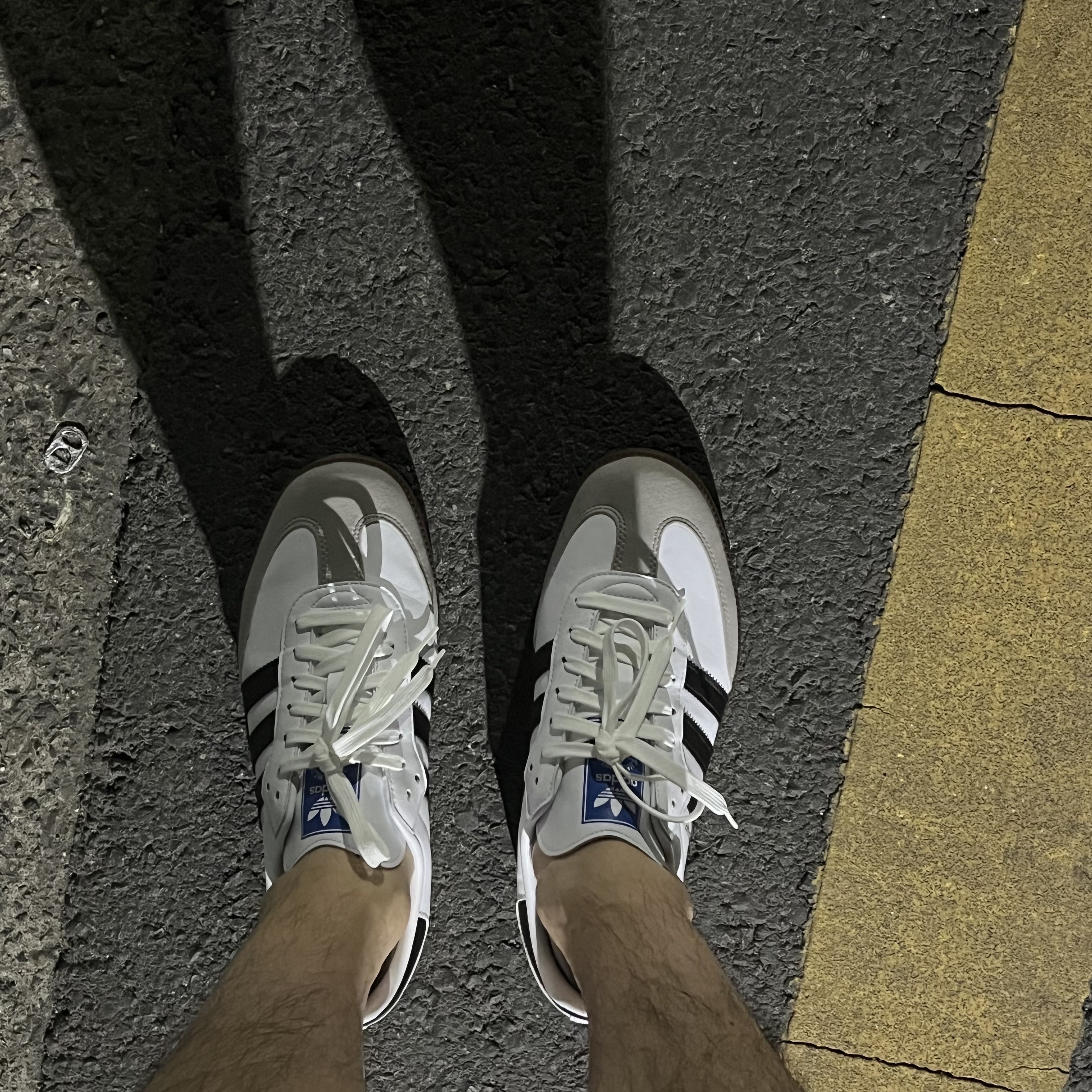 Adidas Samba Vegan White Black 착용 스타일 - 2