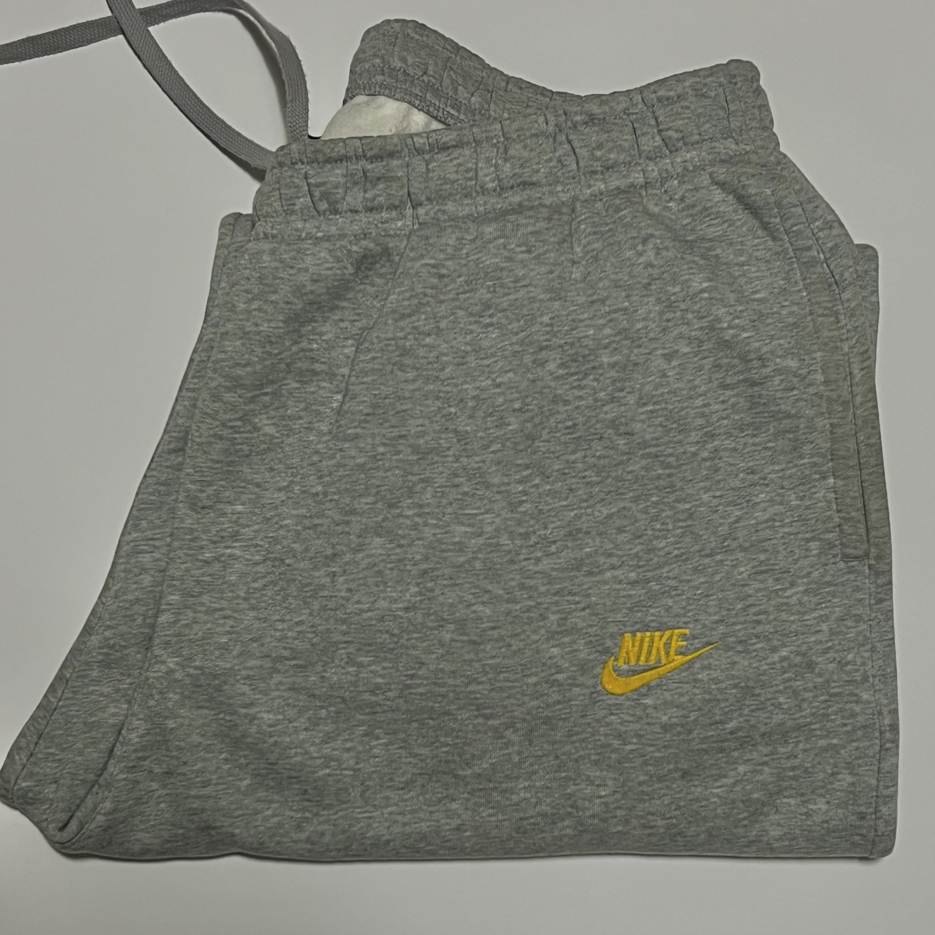 Nike NSW Club Fleece Jogger Dark Grey Heather - Asia 착용 스타일