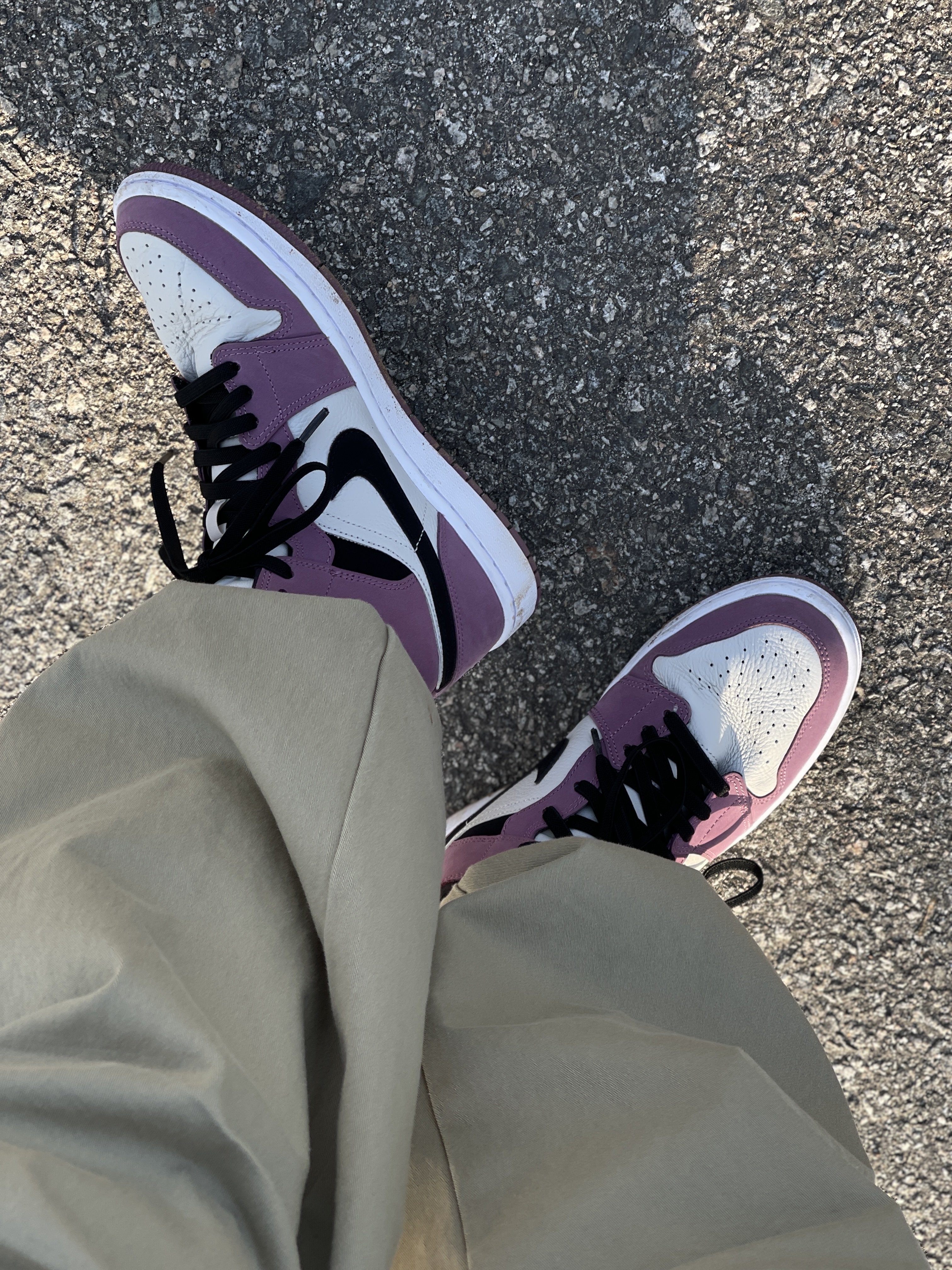(W) Jordan 1 Mid SE Light Mulberry 착용 스타일 - 1