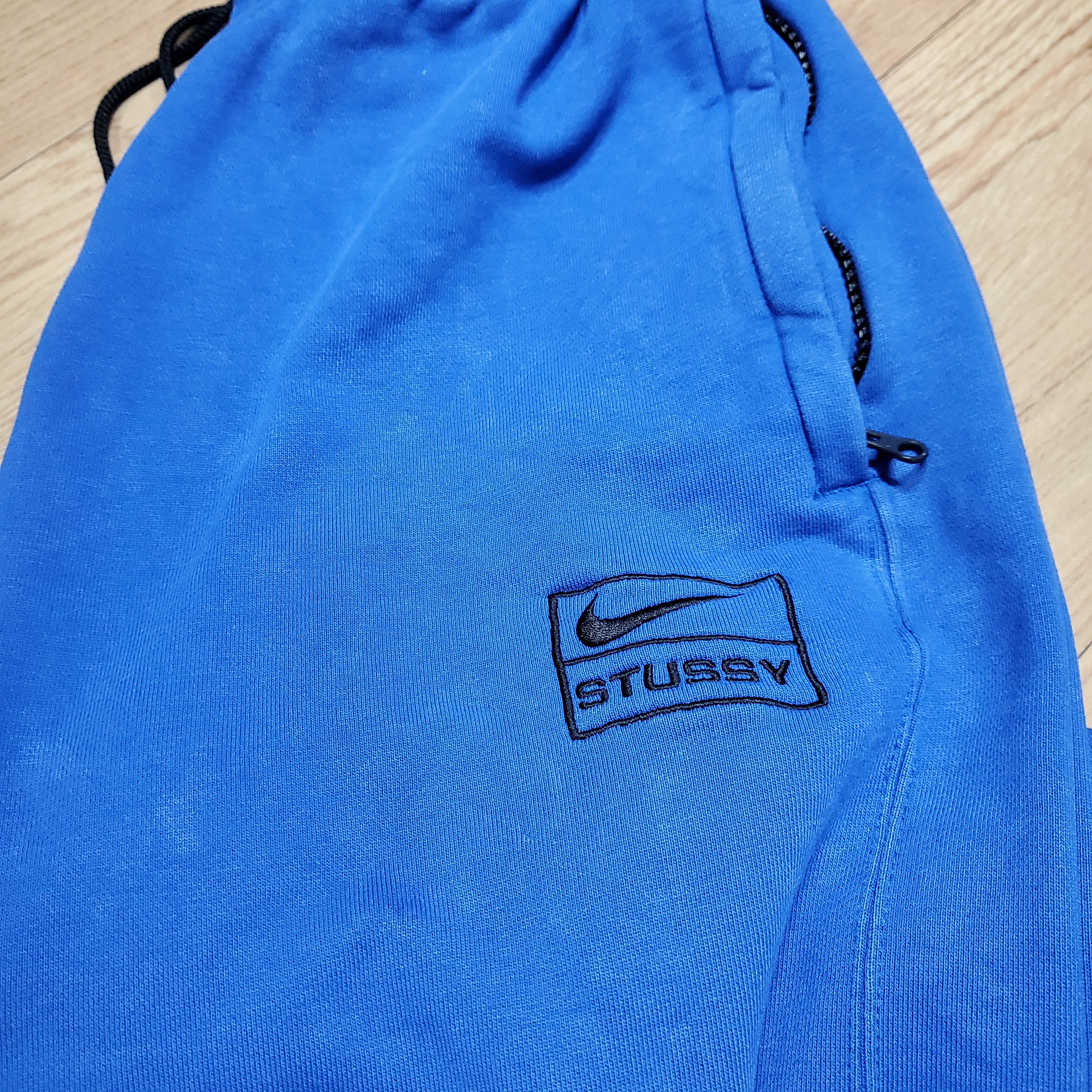 Nike x Stussy NRG Acid Washed Fleece Pants Game Royal (DR4025-480) 착용 스타일