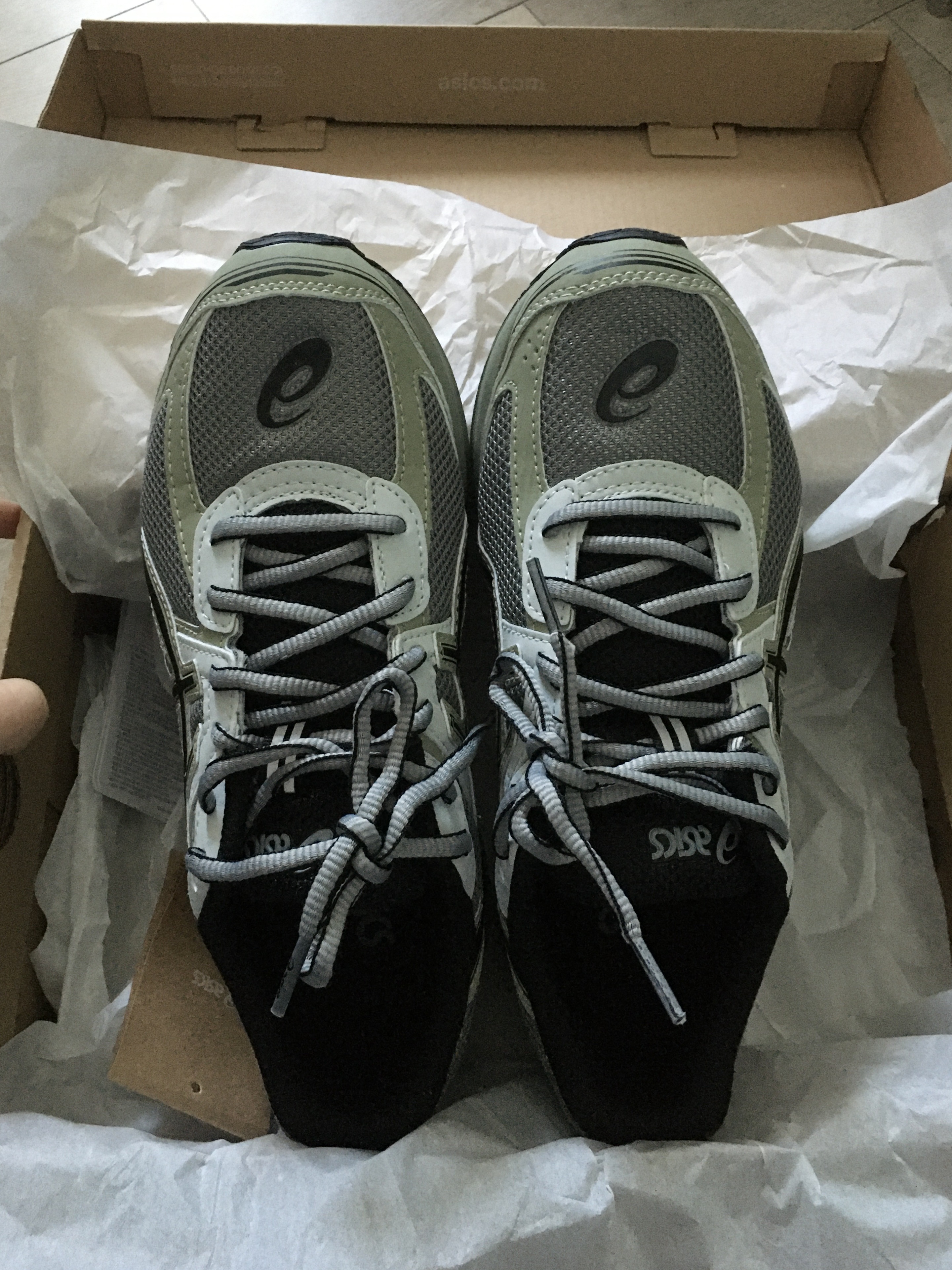 Asics Jog 100 S Sheet Rock - 2E Wide 착용 스타일 - 3