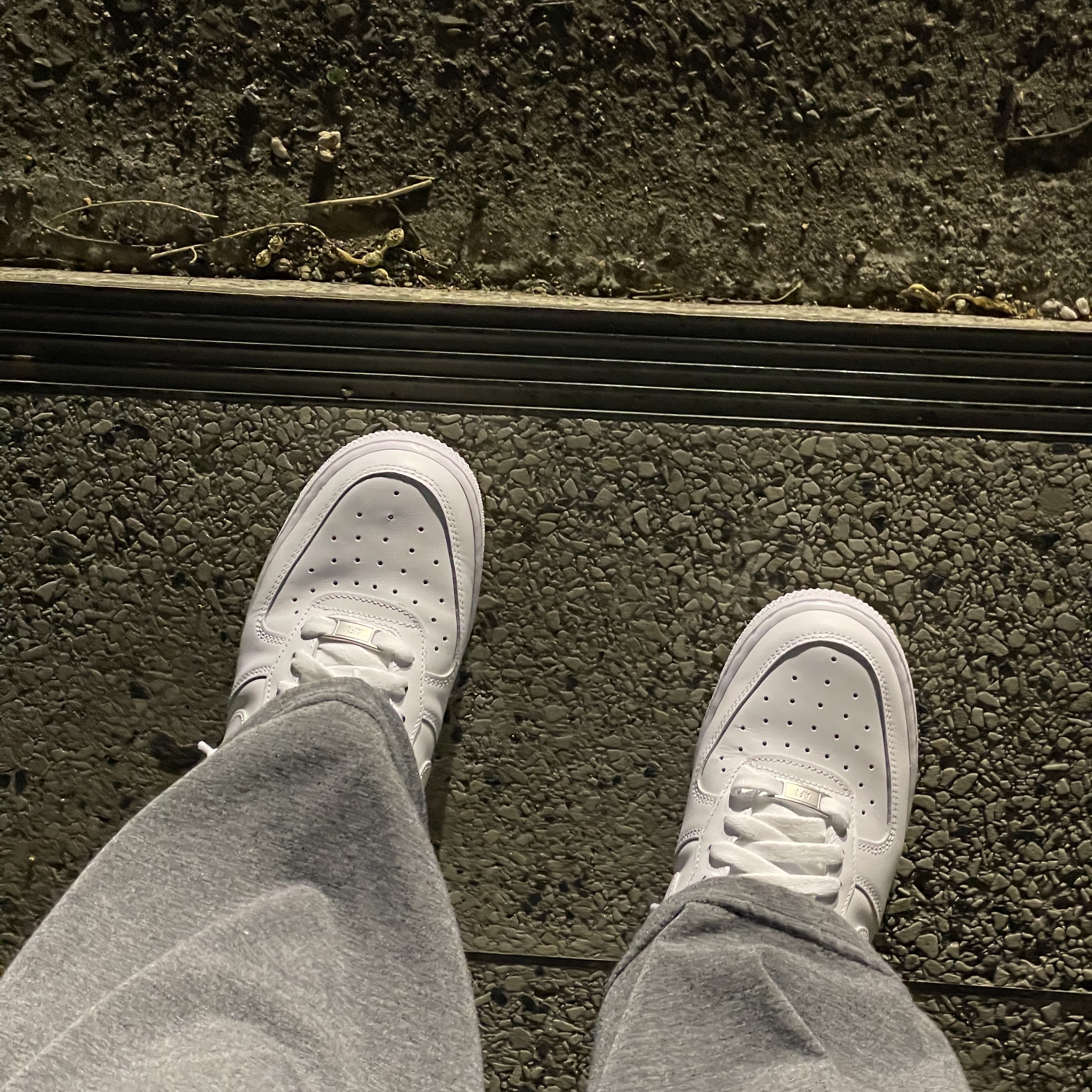 Nike Air Force 1 '07 Low White 착용 스타일 - 2