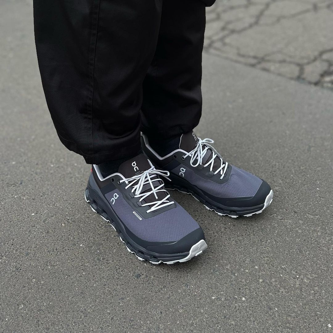 On Running Cloud Vista Waterproof Eclipse Black, On Running Women Cloud Vista Waterproof Eclipse Black 착용 스타일 - 2
