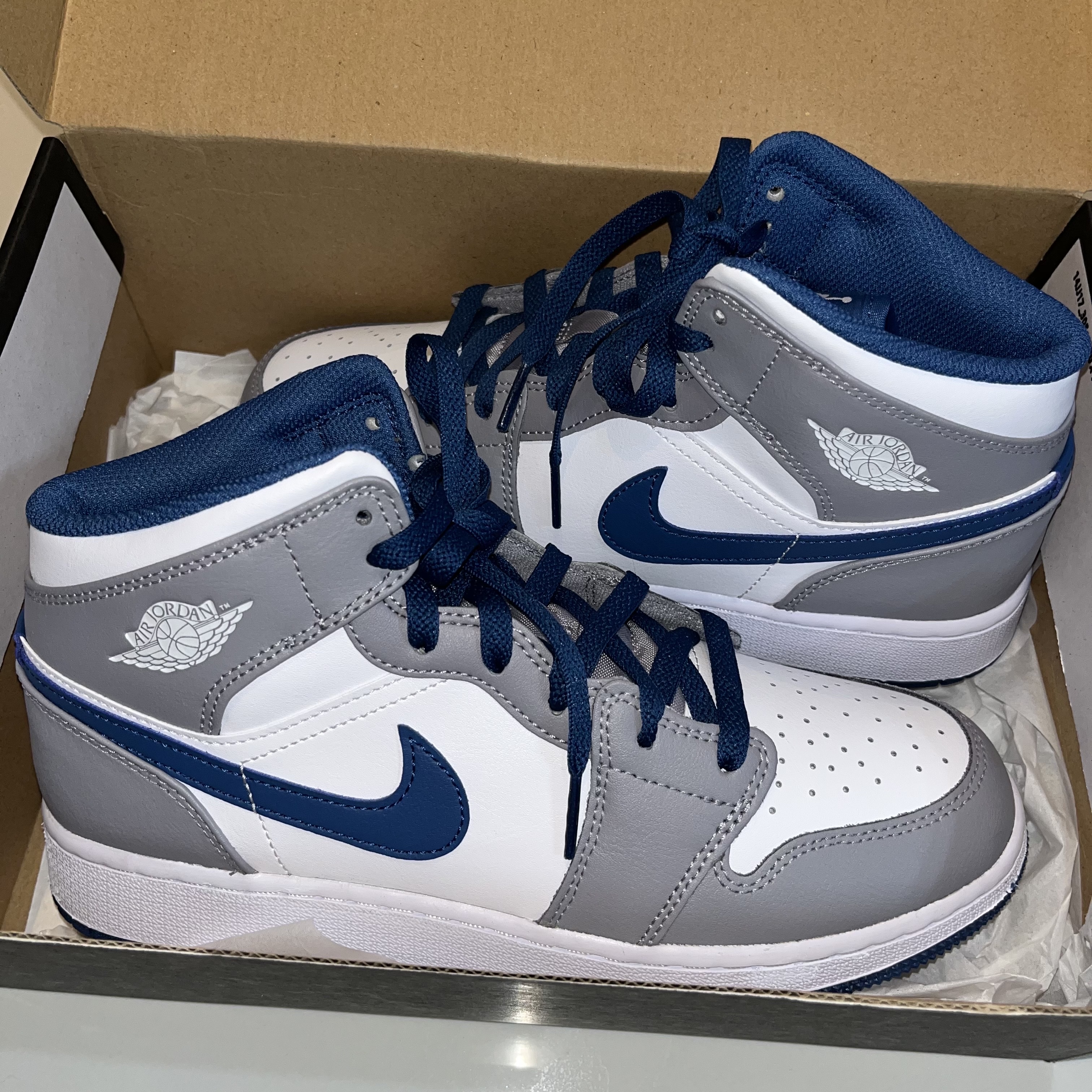 (GS) Jordan 1 Mid Cement Grey True Blue 착용 스타일