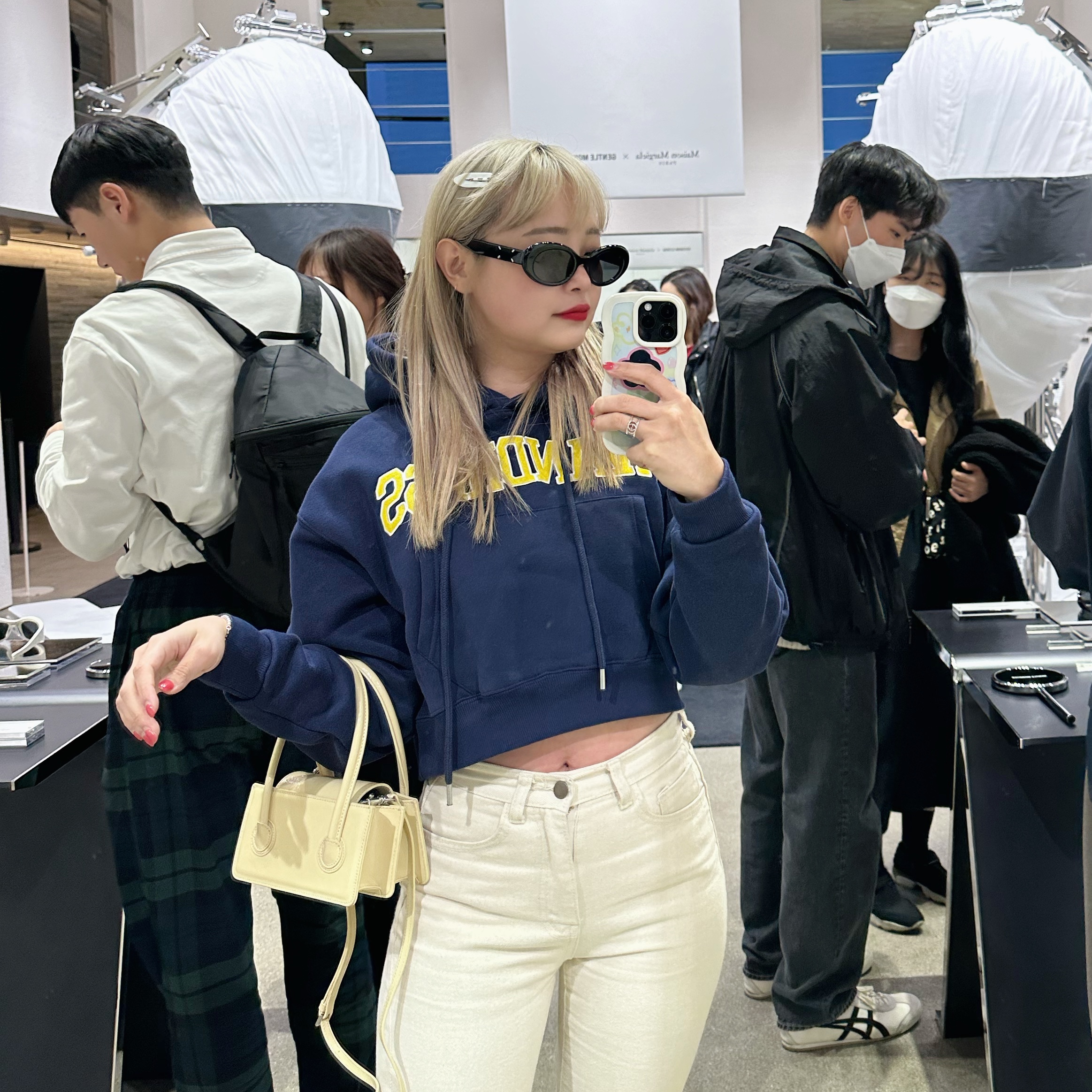 Gentle Monster x Maison Margiela MM005 Black Black 착용 스타일