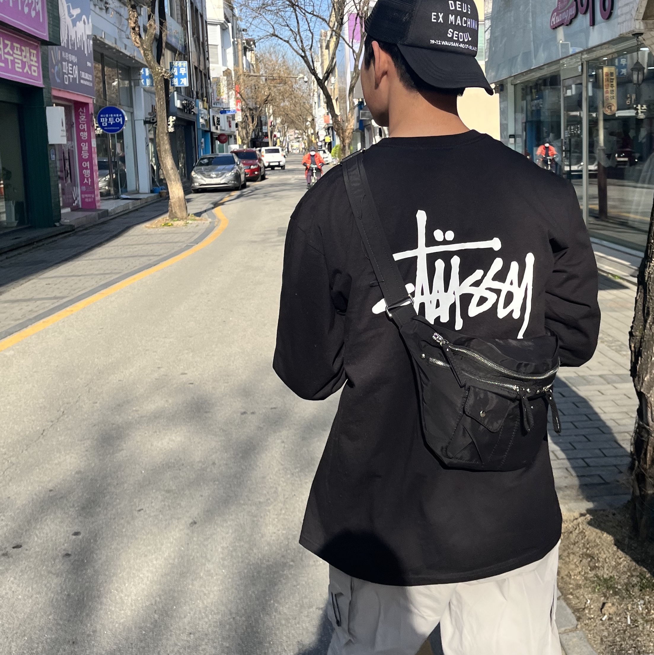 Stussy Basic Stussy LS T-Shirt Black 2022, Deus Ex Machina Seoul Address Trucker Cap Black 착용 스타일