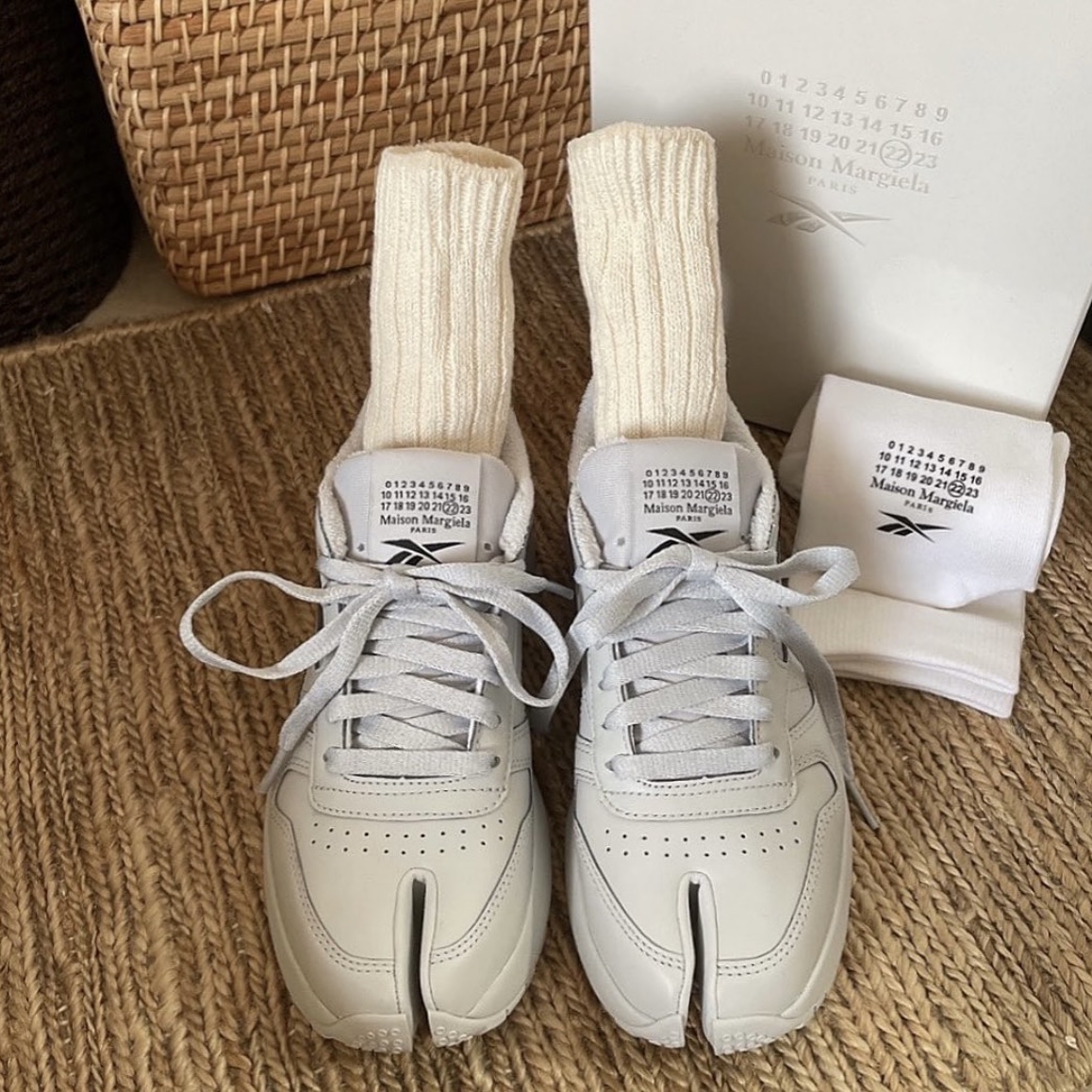 Reebok x Maison Margiela Classic Leather Tabi Shoes Grey 착용 스타일