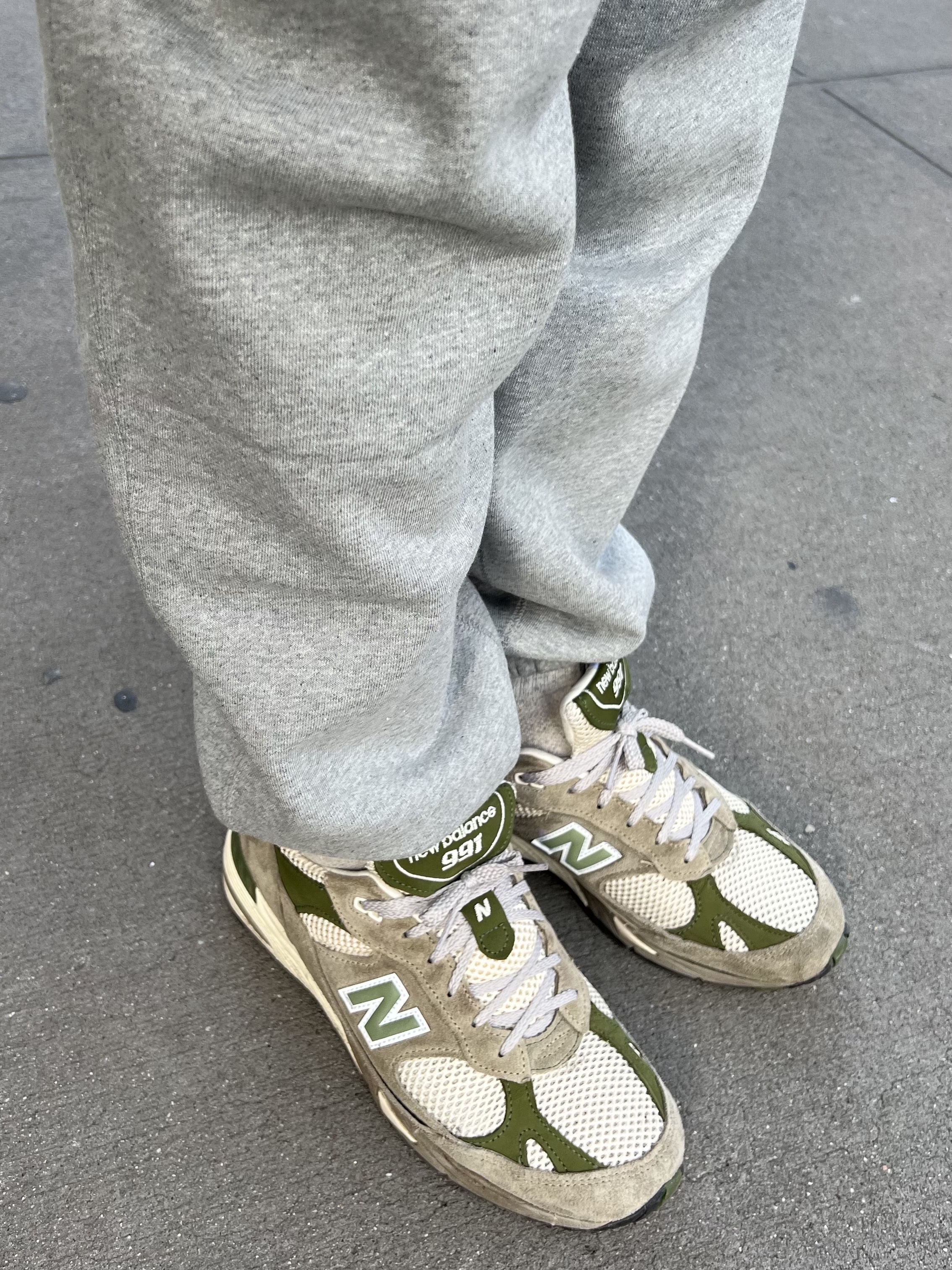 New Balance x Aime Leon Dore 991 Made in UK Grey, Nike x Stussy NRG Fleece Pants Dark Grey Heather (DO9340-063) 착용 스타일