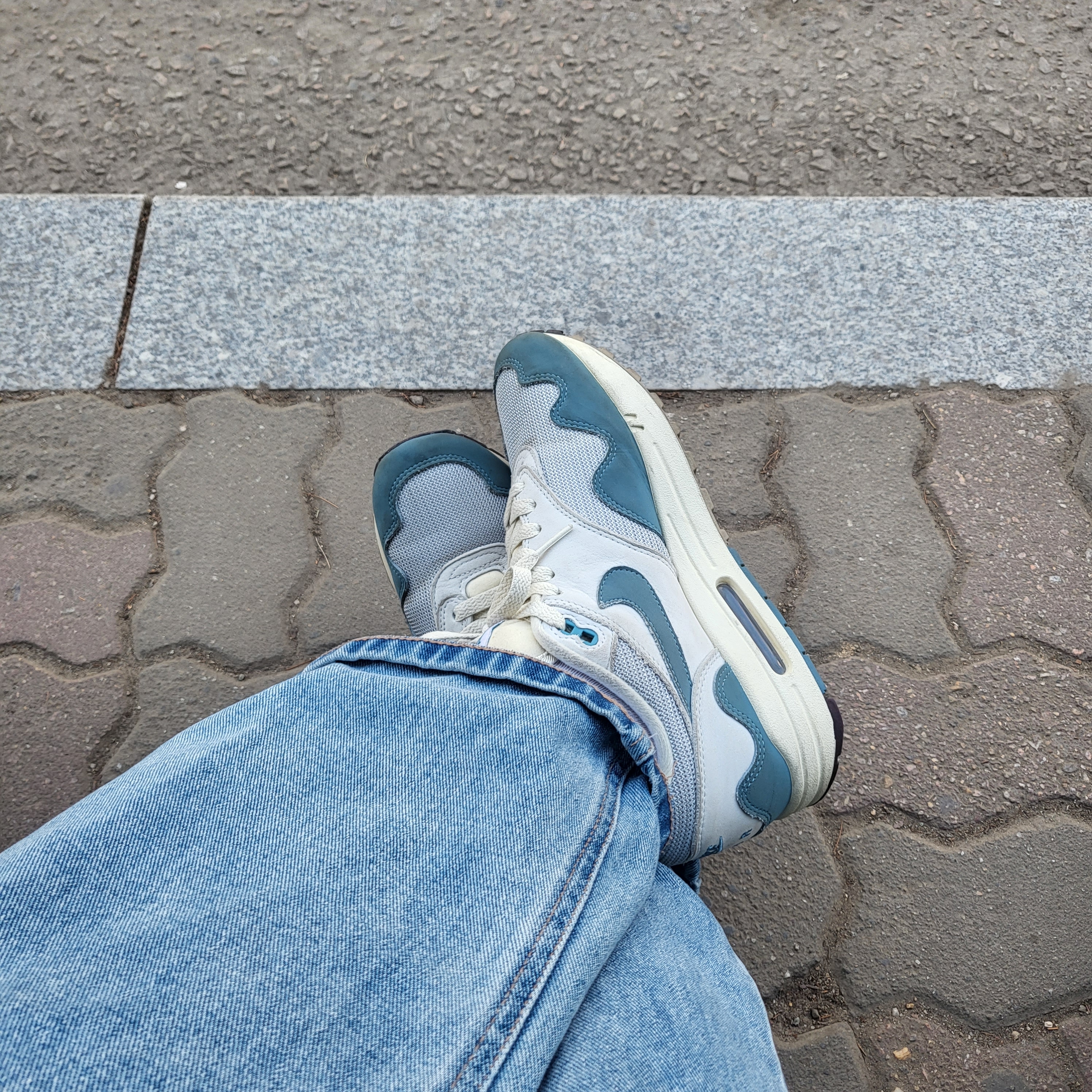 Nike x Patta Air Max 1 Noise Aqua 착용 스타일