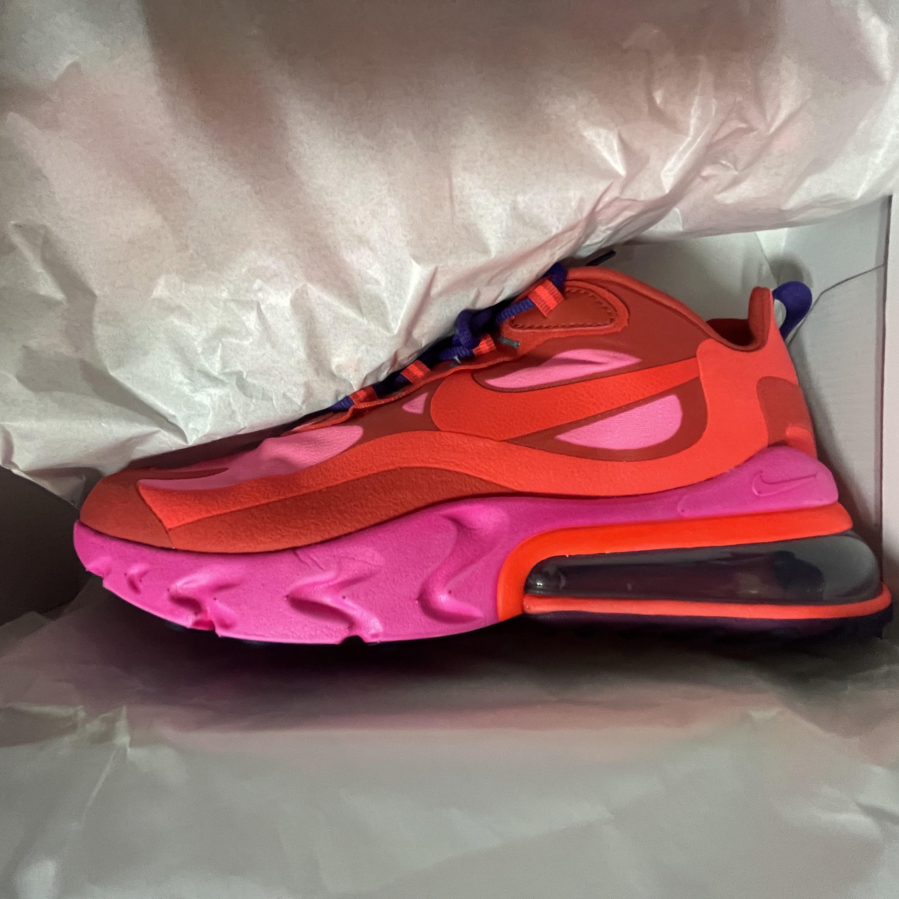Nike Air Max 270 React Mystic Red 착용 스타일