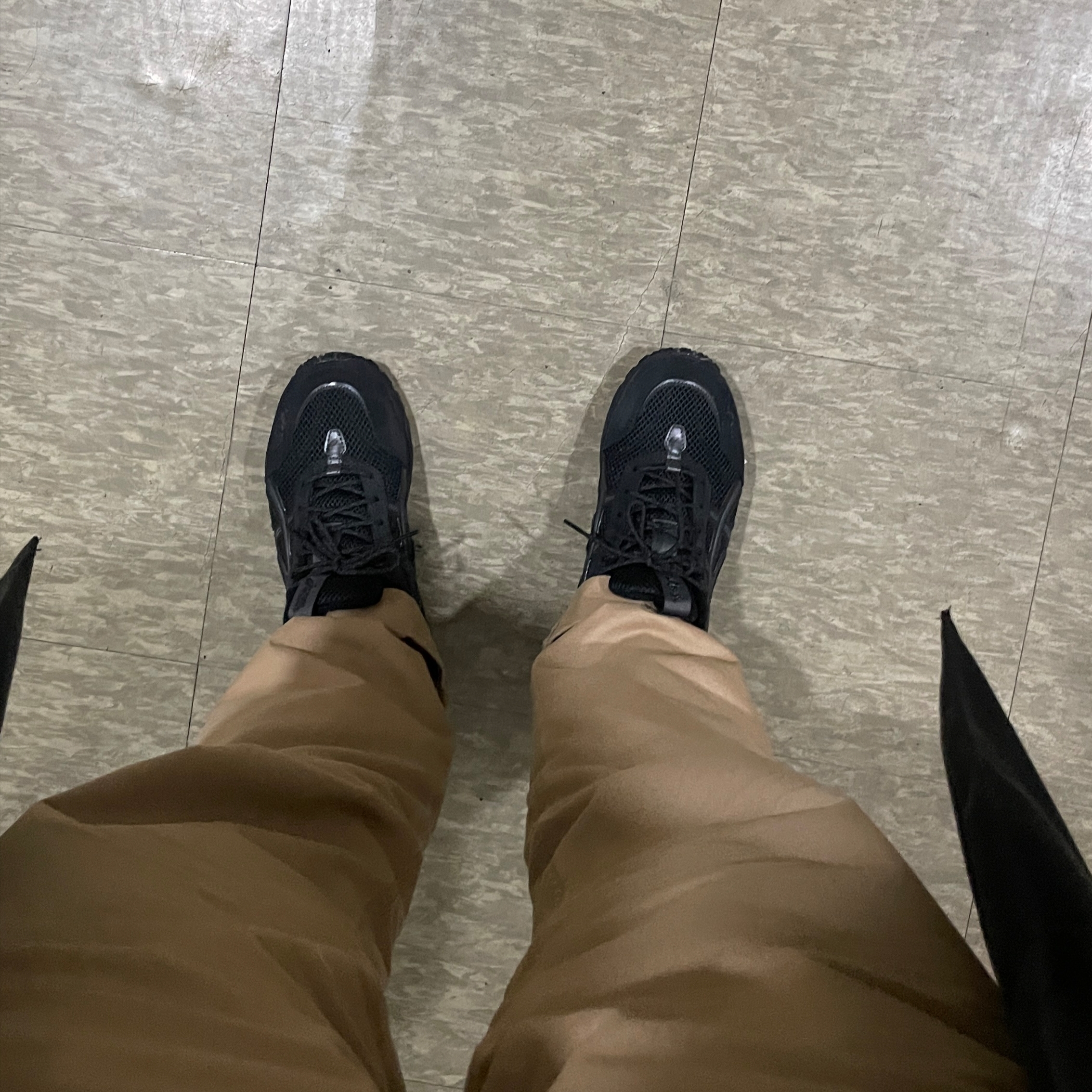 Asics Gel-1090 V2 Black 착용 스타일 - 5