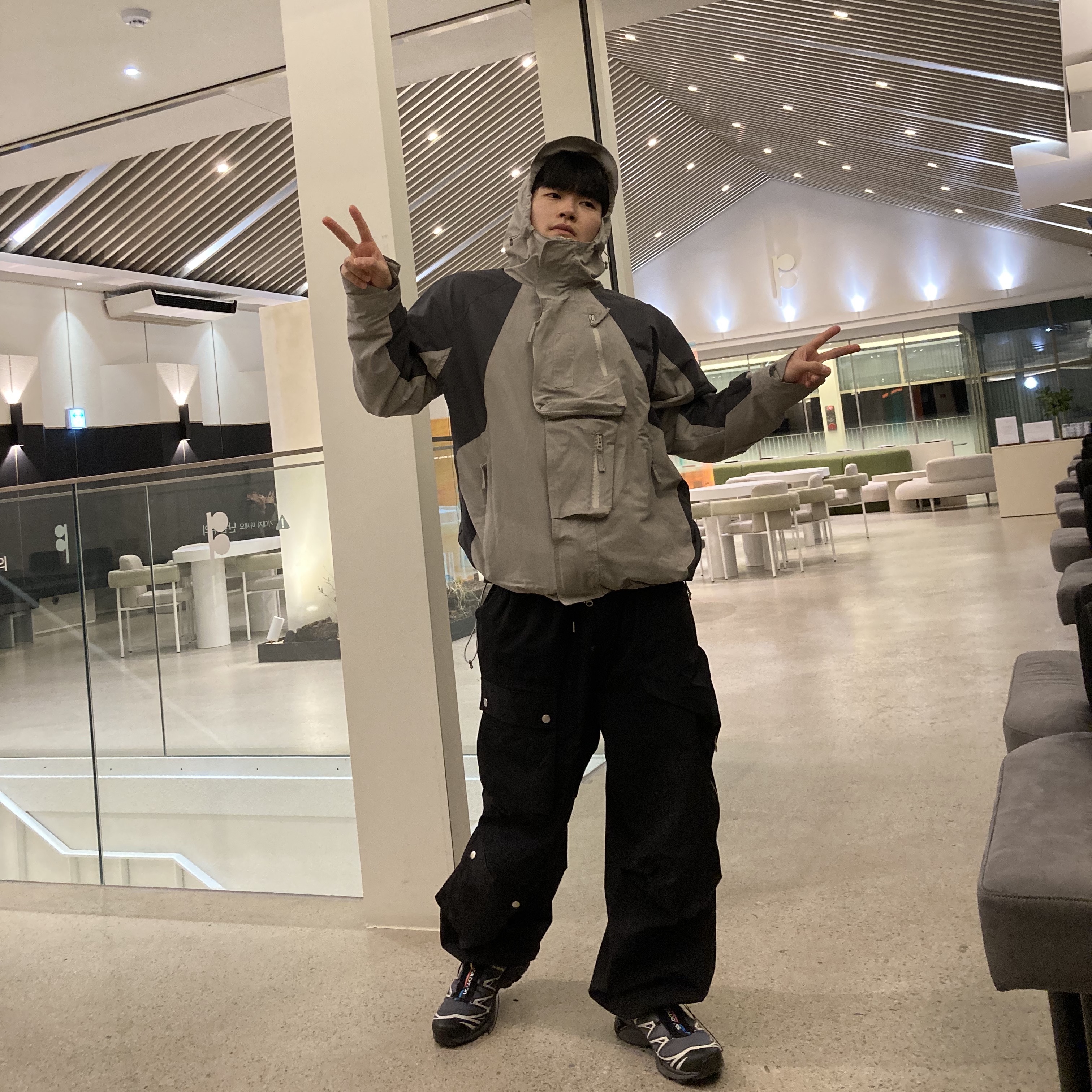 Undermycar Rikan Multi Pocket Casual Jacket London Fog - 21FW, Salomon XT-6 Gore-Tex Black Ebony 착용 스타일
