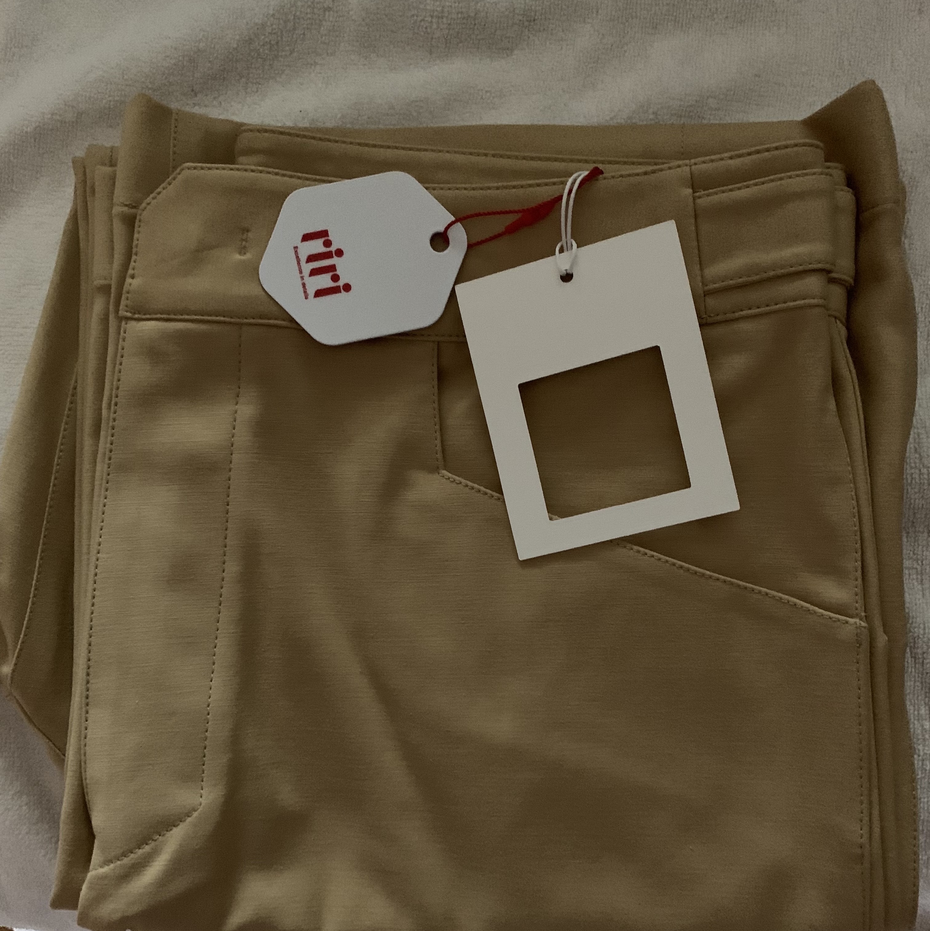 [KREAM 단독] Nonnod Flexible Pants Beige 착용 스타일