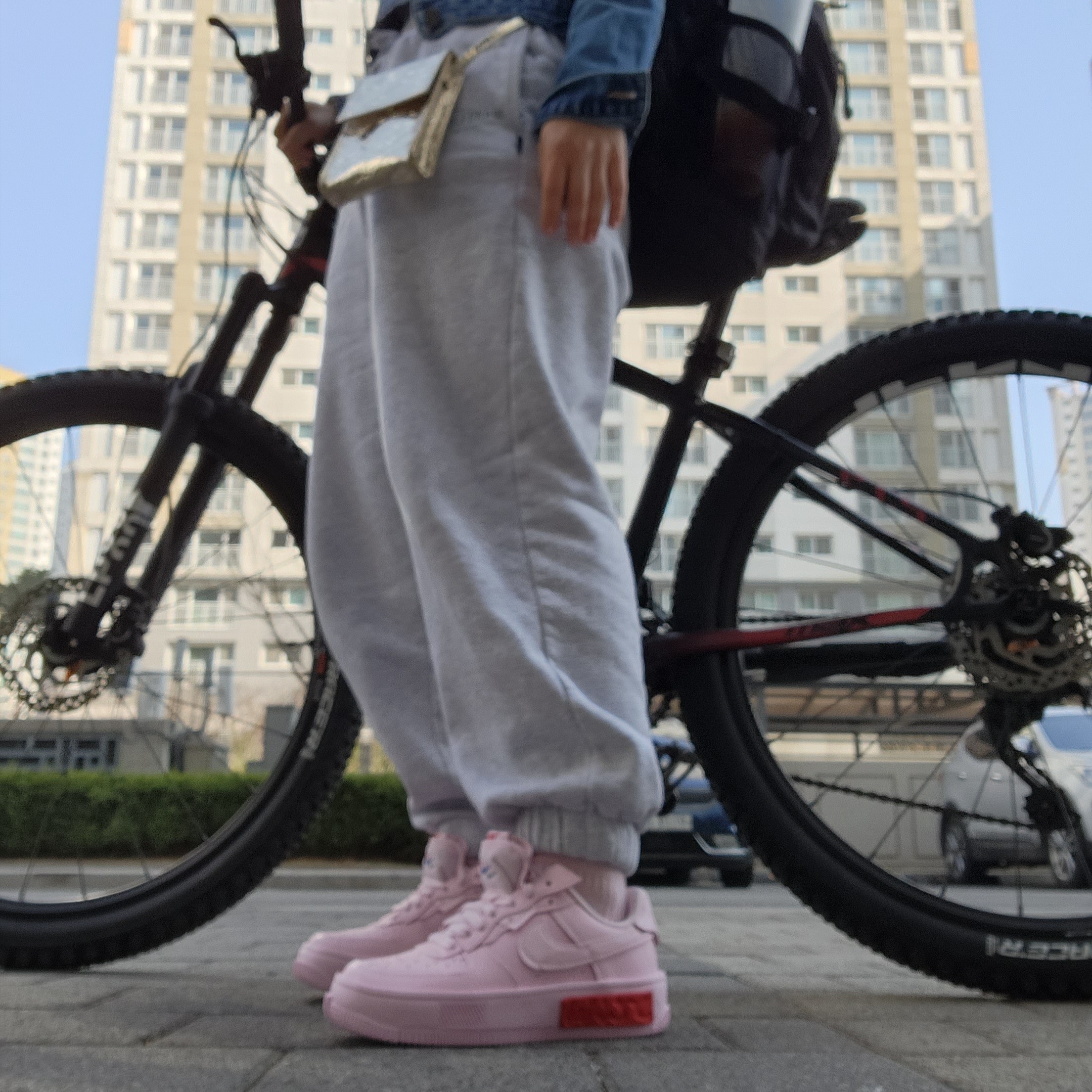 (W) Nike Air Force 1 Fontanka Pink Foam 착용 스타일 - 1