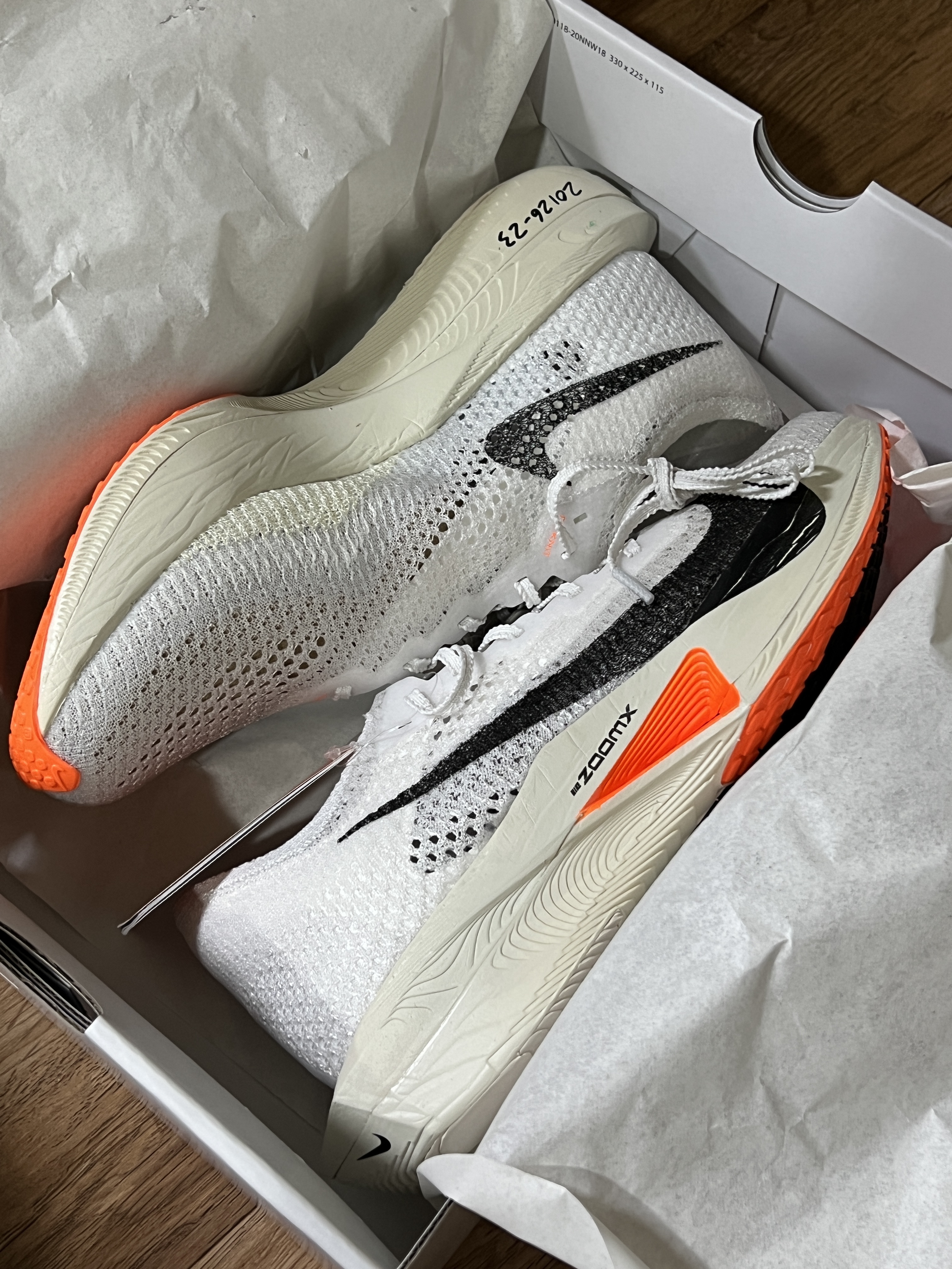 Nike ZoomX Vaporfly Next% 3 Prototype White 착용 스타일 - 1
