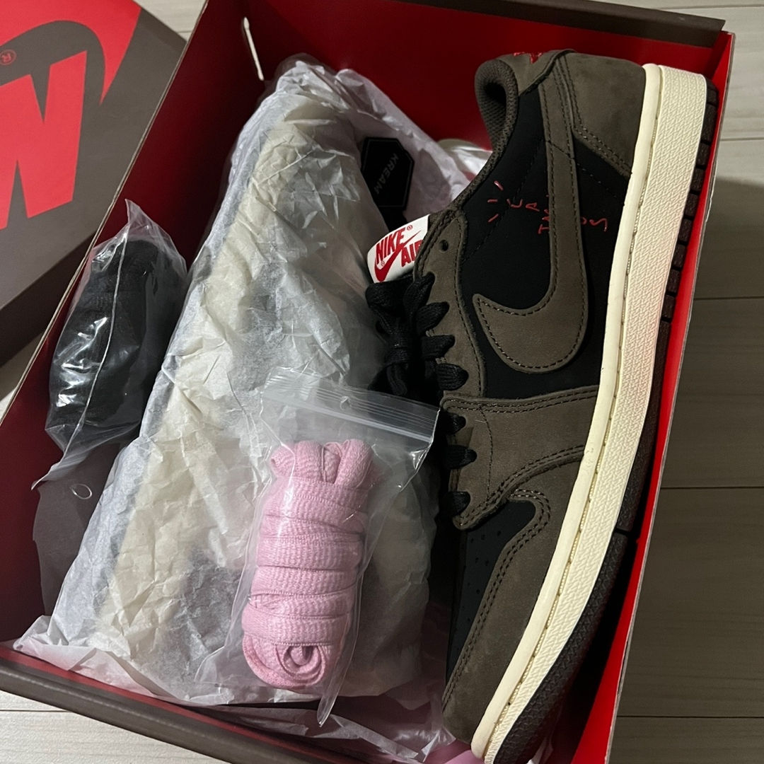 Jordan 1 x Travis Scott Retro Low OG SP Mocha 착용 스타일