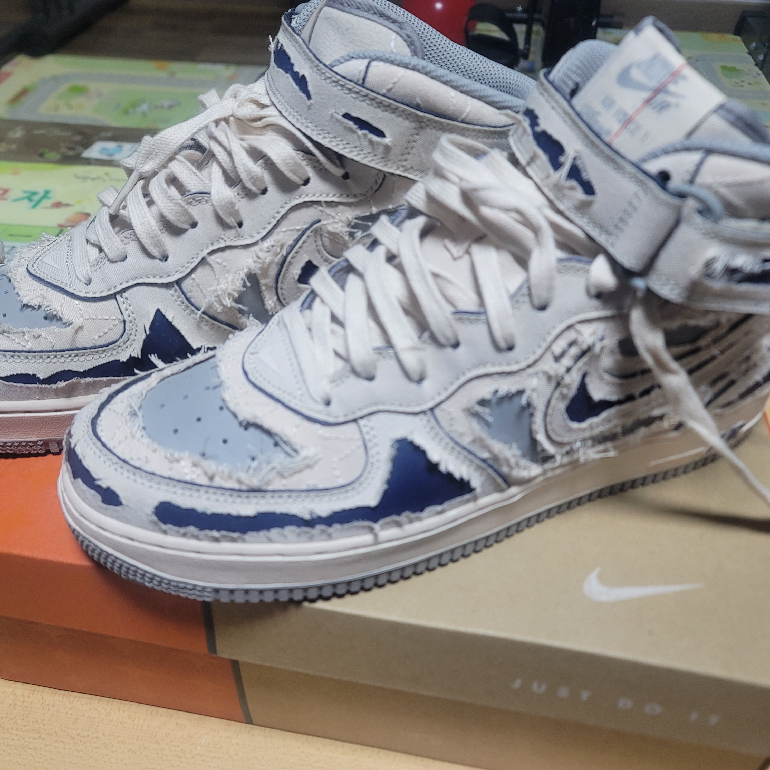 Nike Air Force 1 Mid '07 Pearl White 착용 스타일 - 1
