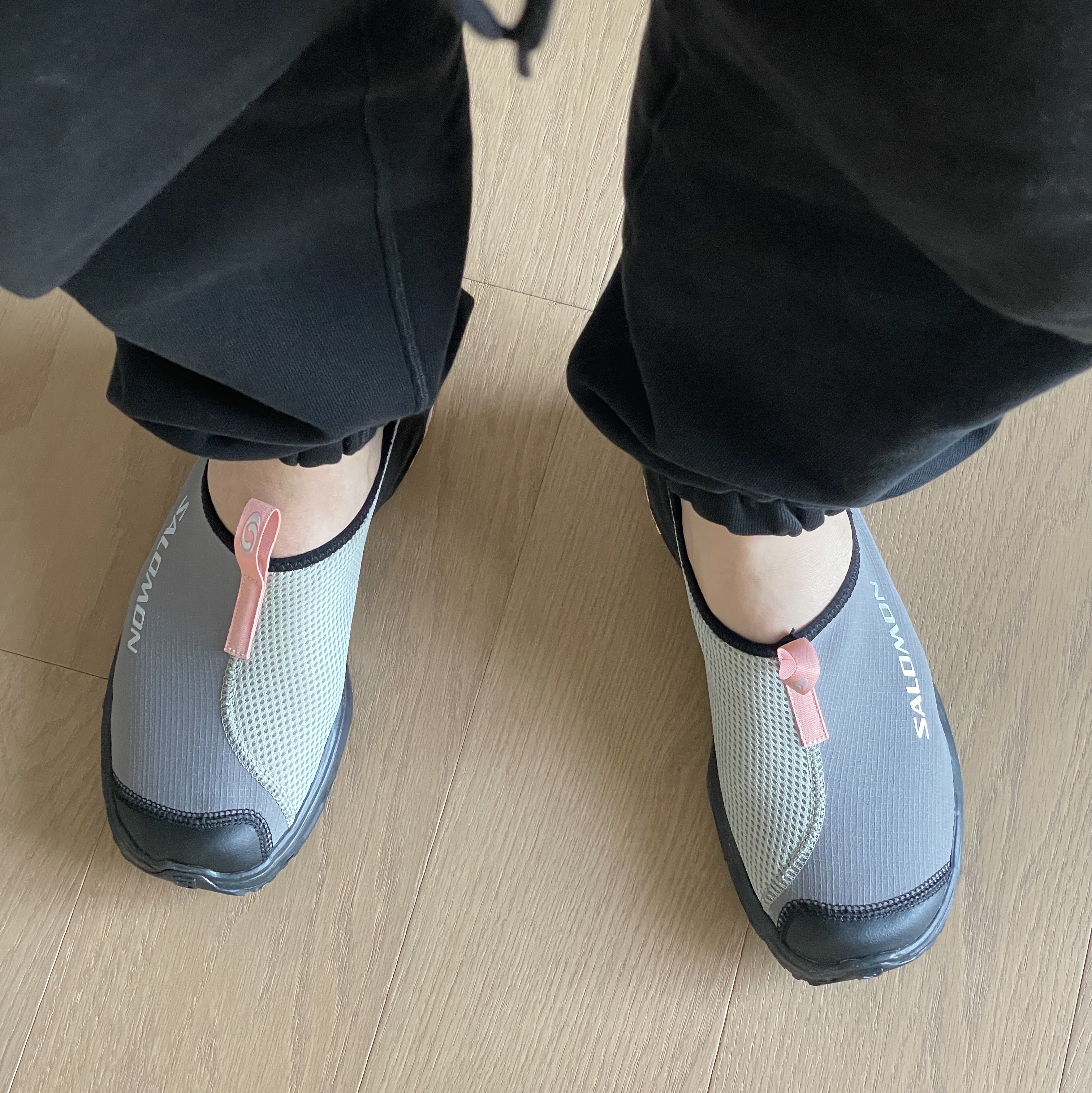 Salomon RX Slide 3.0 Pewter 착용 스타일 - 1