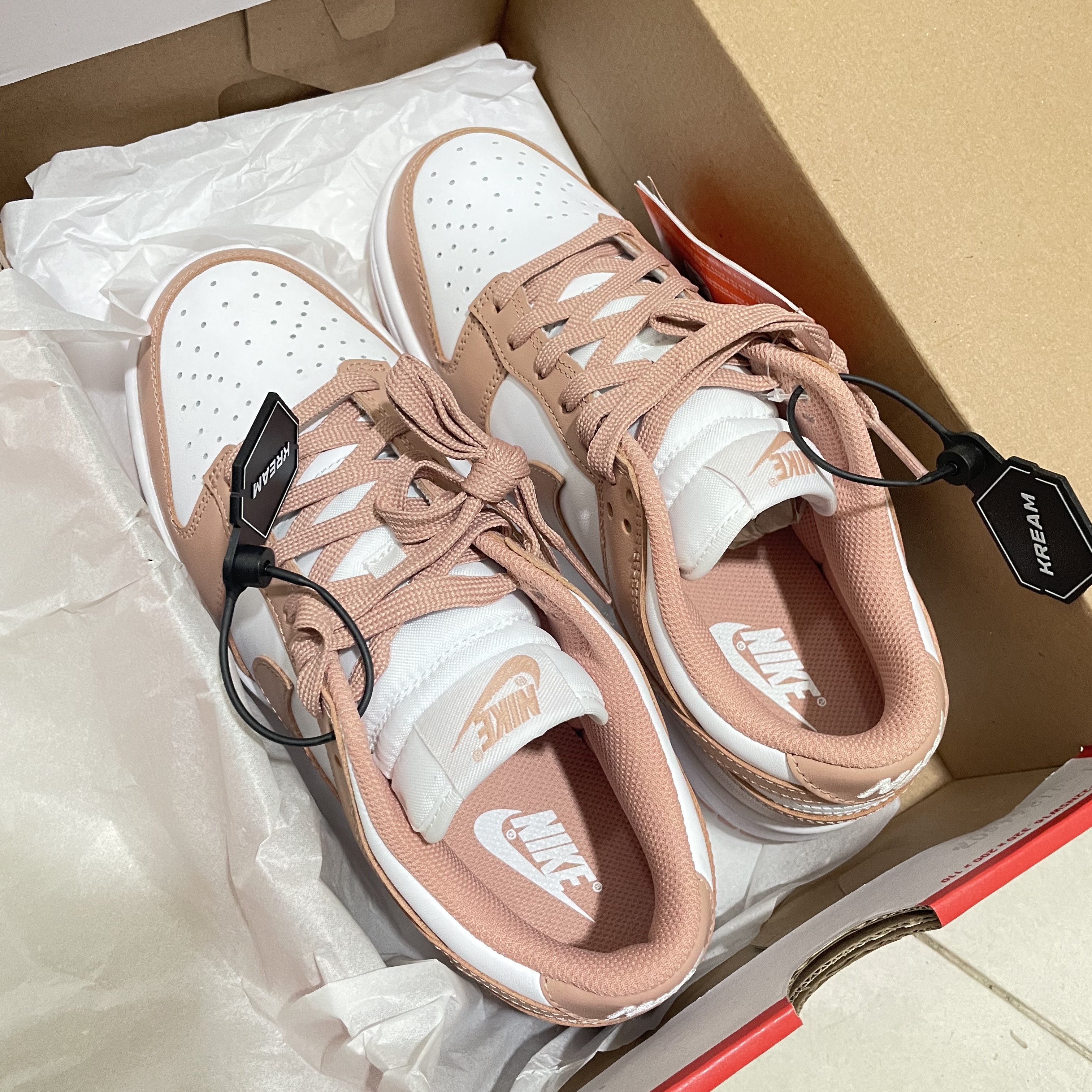 (W) Nike Dunk Low Rose Whisper 착용 스타일