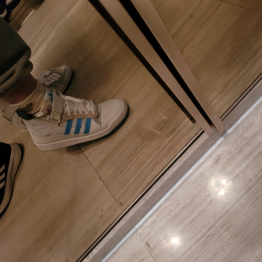 Adidas x Diego Najera Forum 84 Mid ADV White Signal Cyan 착용 스타일