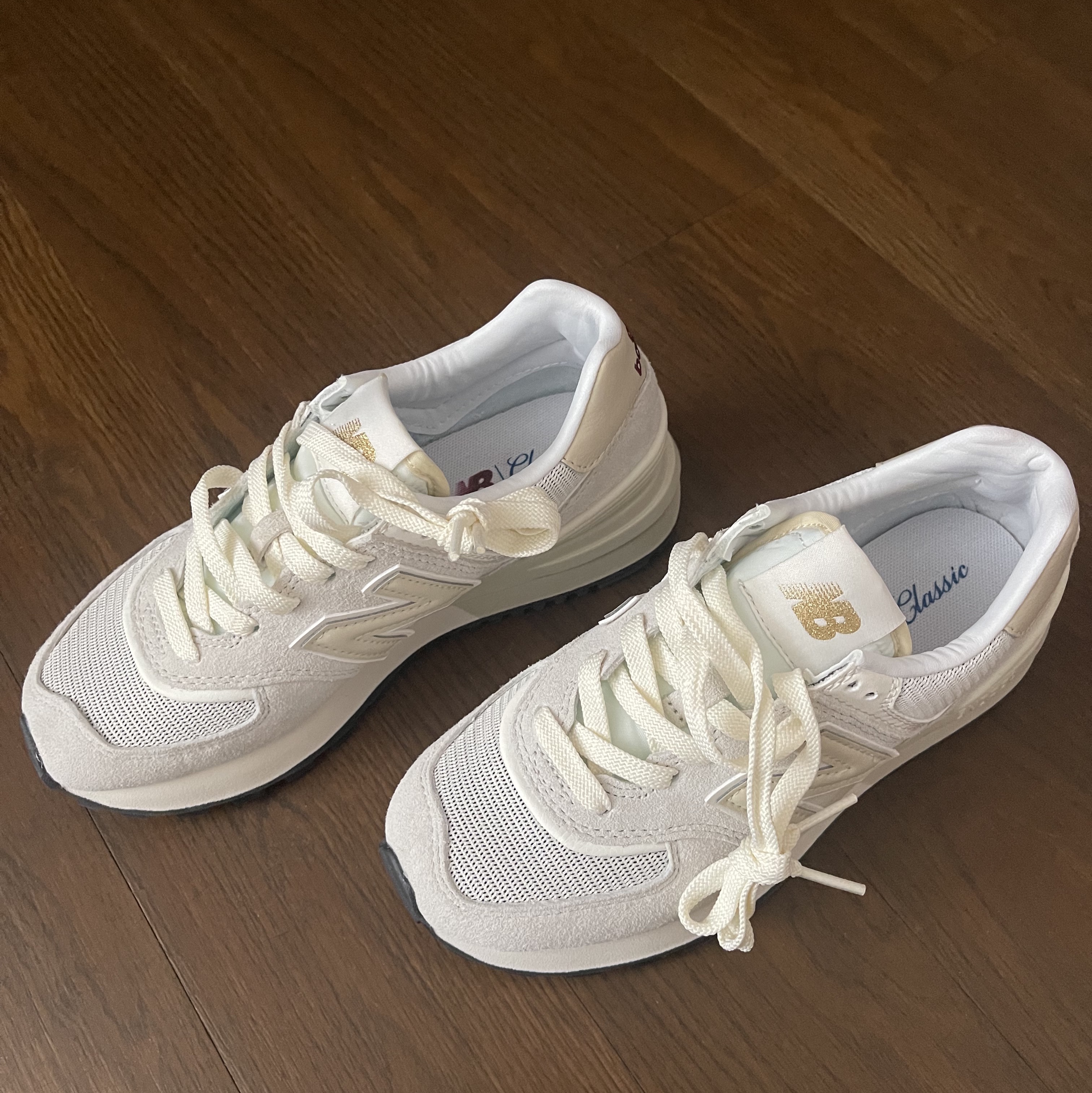 New Balance 574 Legacy Ivory 착용 스타일 - 2