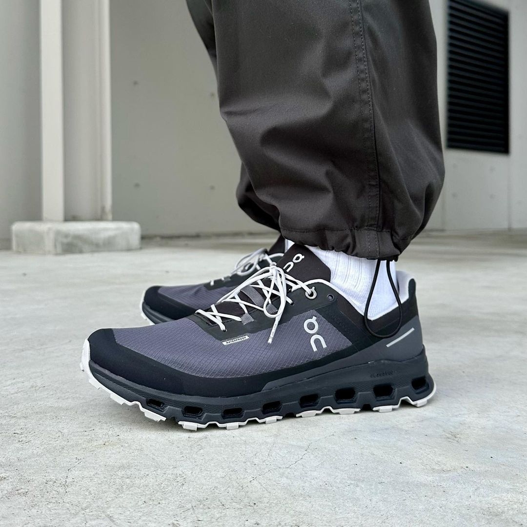 On Running Women Cloud Vista Waterproof Eclipse Black, On Running Cloud Vista Waterproof Eclipse Black 착용 스타일