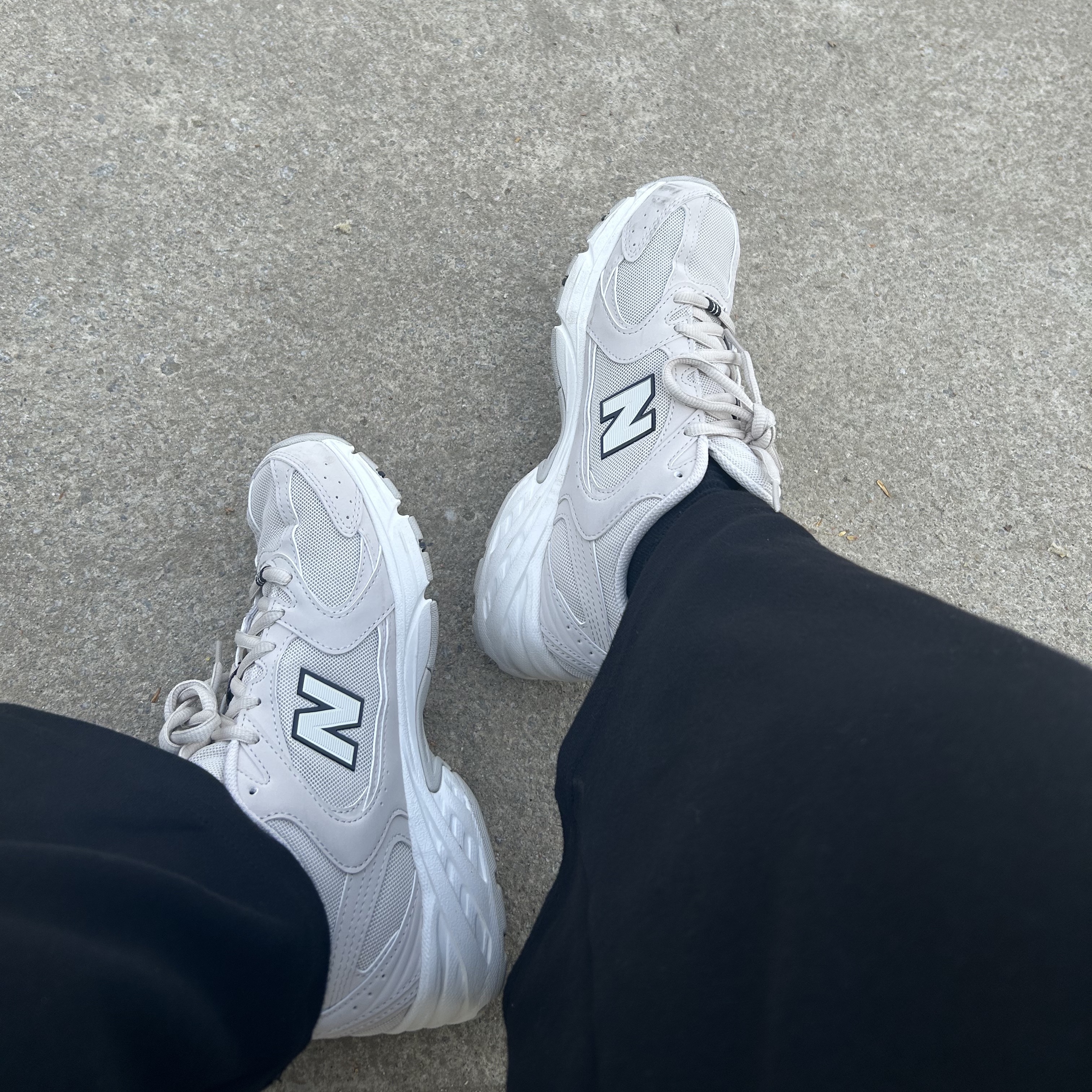 New Balance 530 Ivory 착용 스타일