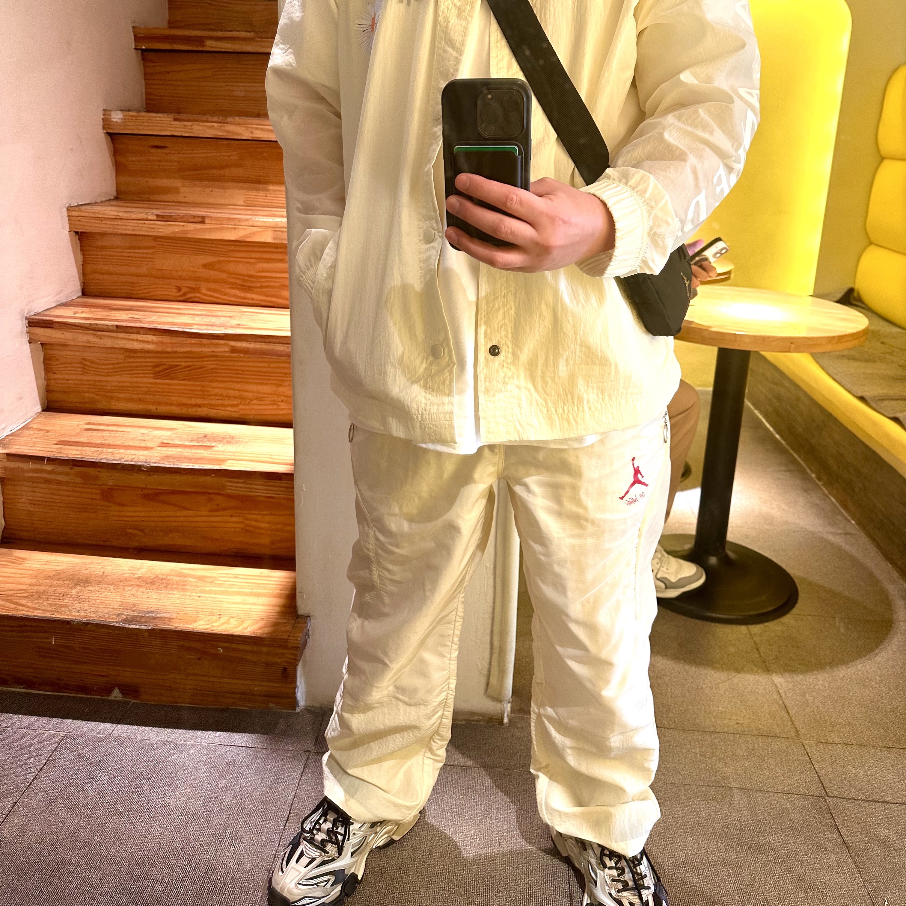 Jordan x Off-White Woven Pants Sail - Asia, Balenciaga Track.2 Sneakers Beige Black 착용 스타일 - 1