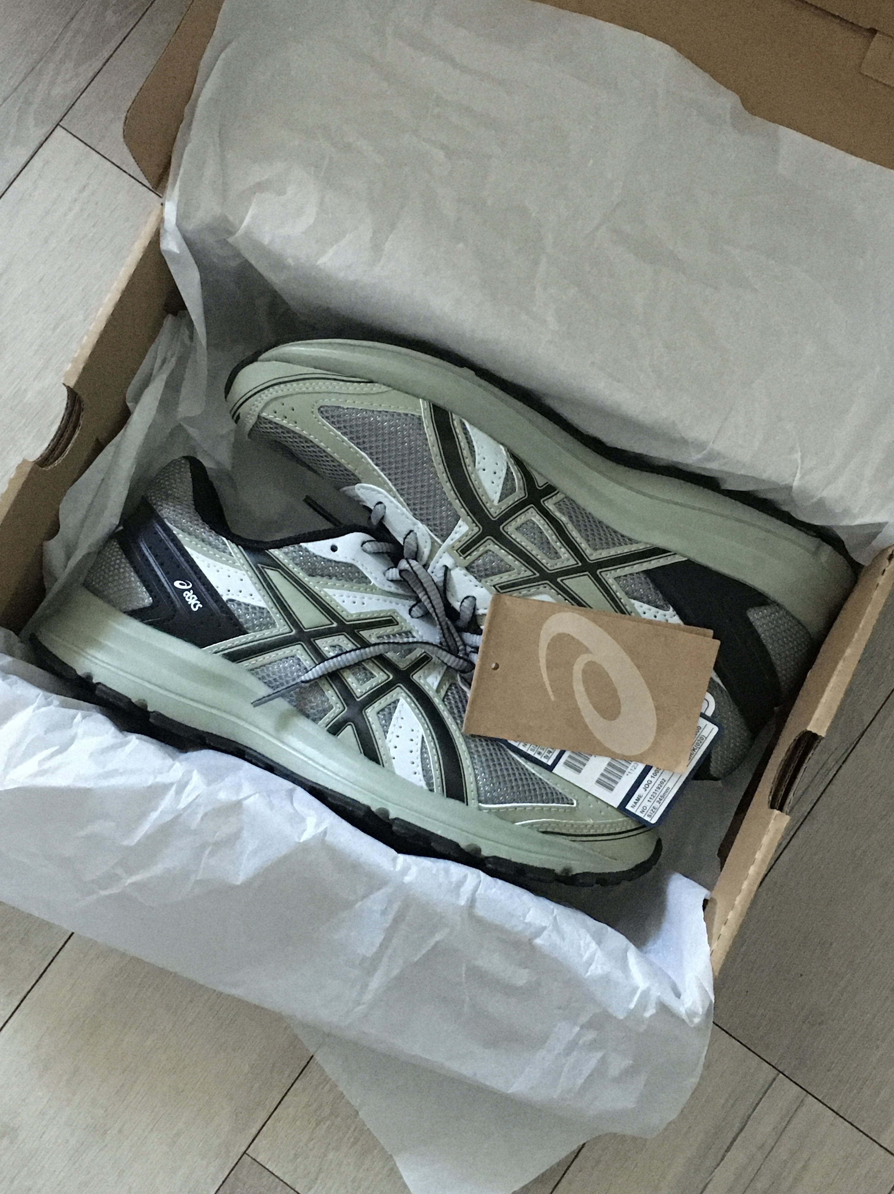 Asics Jog 100 S Sheet Rock - 2E Wide 착용 스타일 - 1