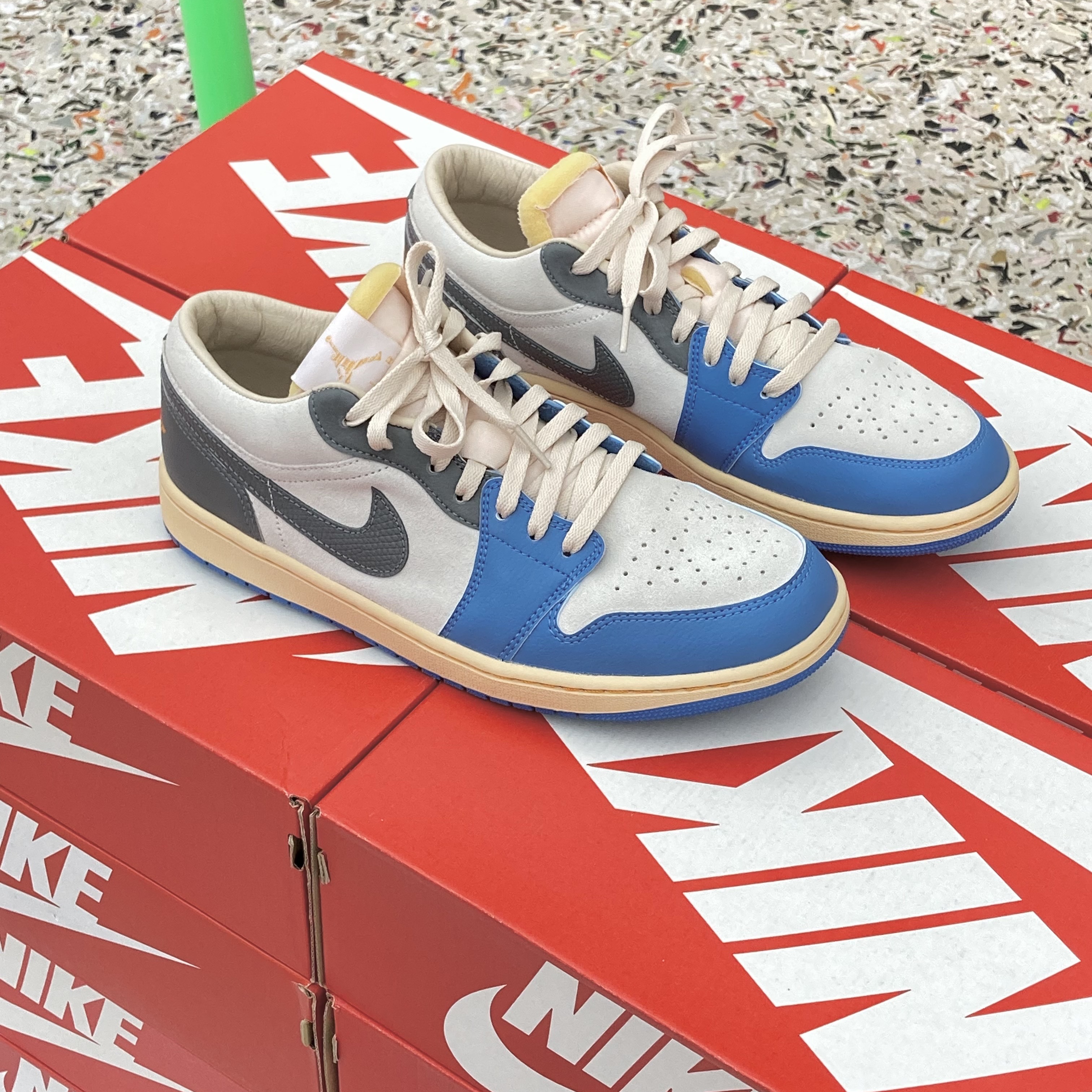 Jordan 1 Low SE Tokyo 96 착용 스타일 - 1