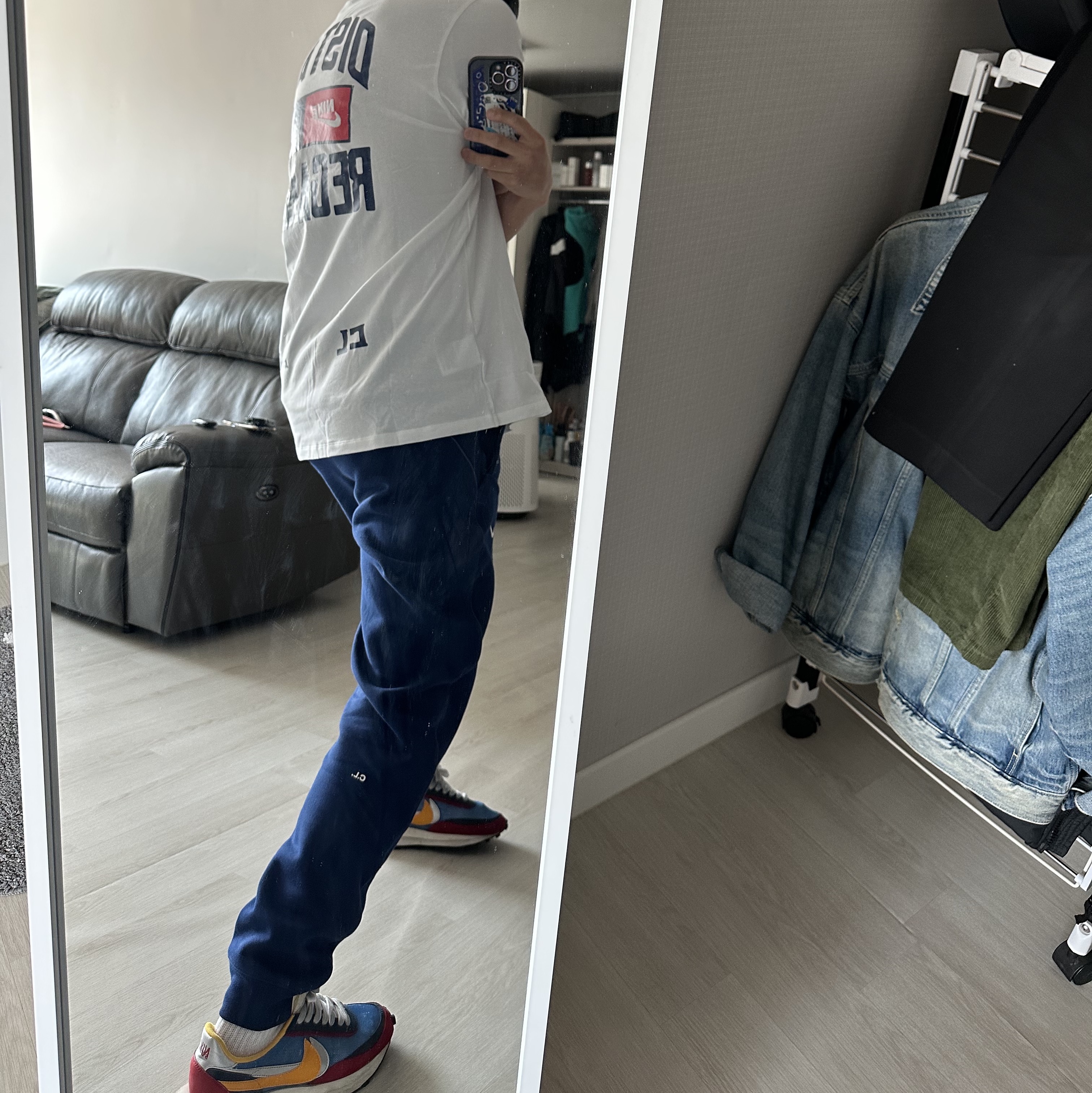 Nike x Drake Nocta x Cactus Plant Flea Market Souvenir Cactus T-Shirt White (DR2630-100), Nike x Drake Nocta Cardinal Stock Essential Fleece Pants Navy - US/EU 착용 스타일 - 3