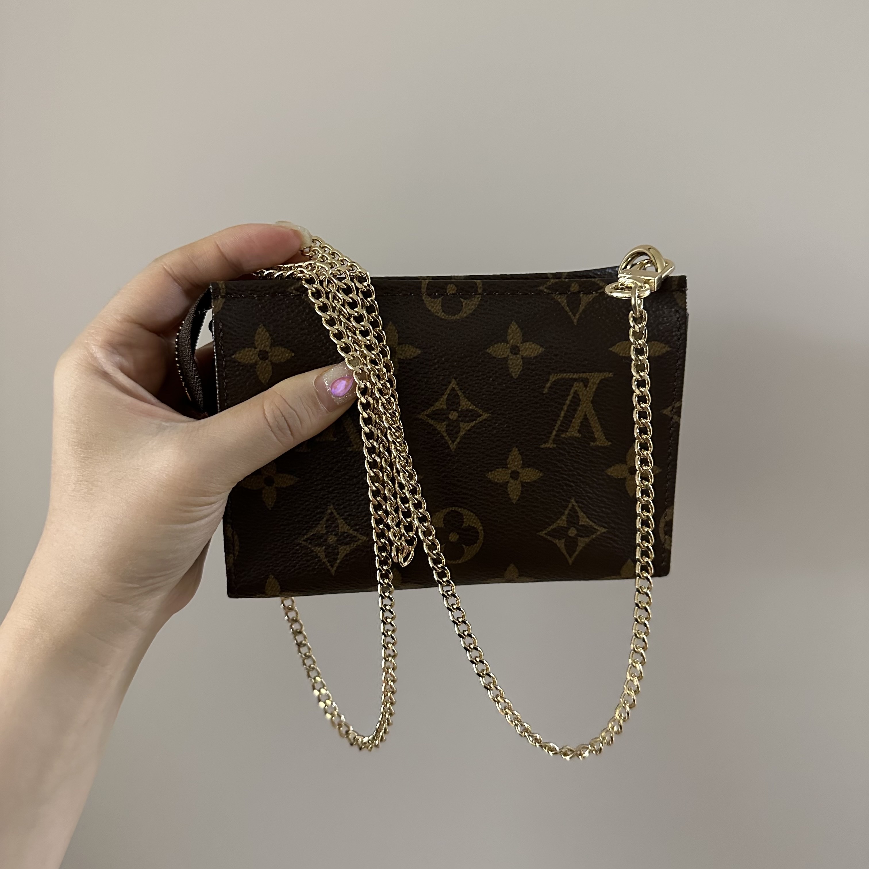 Louis Vuitton Toiletry Pouch 15 Monogram 착용 스타일
