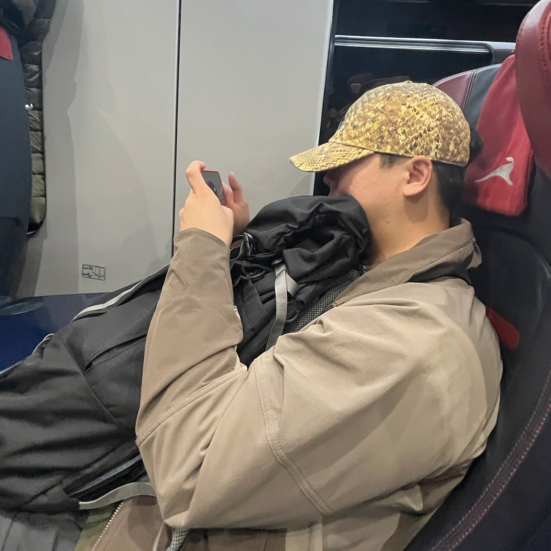 Supreme x Nike ACG Denim 6-Panel Gold Snakeskin - 22FW, Nike ACG 36 Backpack Black 착용 스타일