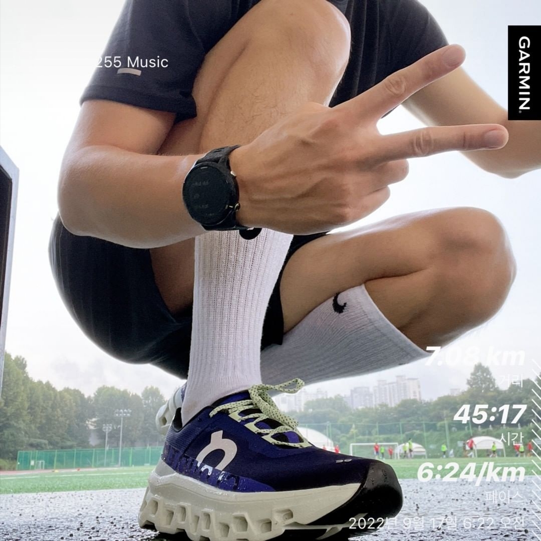 On Running On Cloud Monster Acai Aloe 착용 스타일
