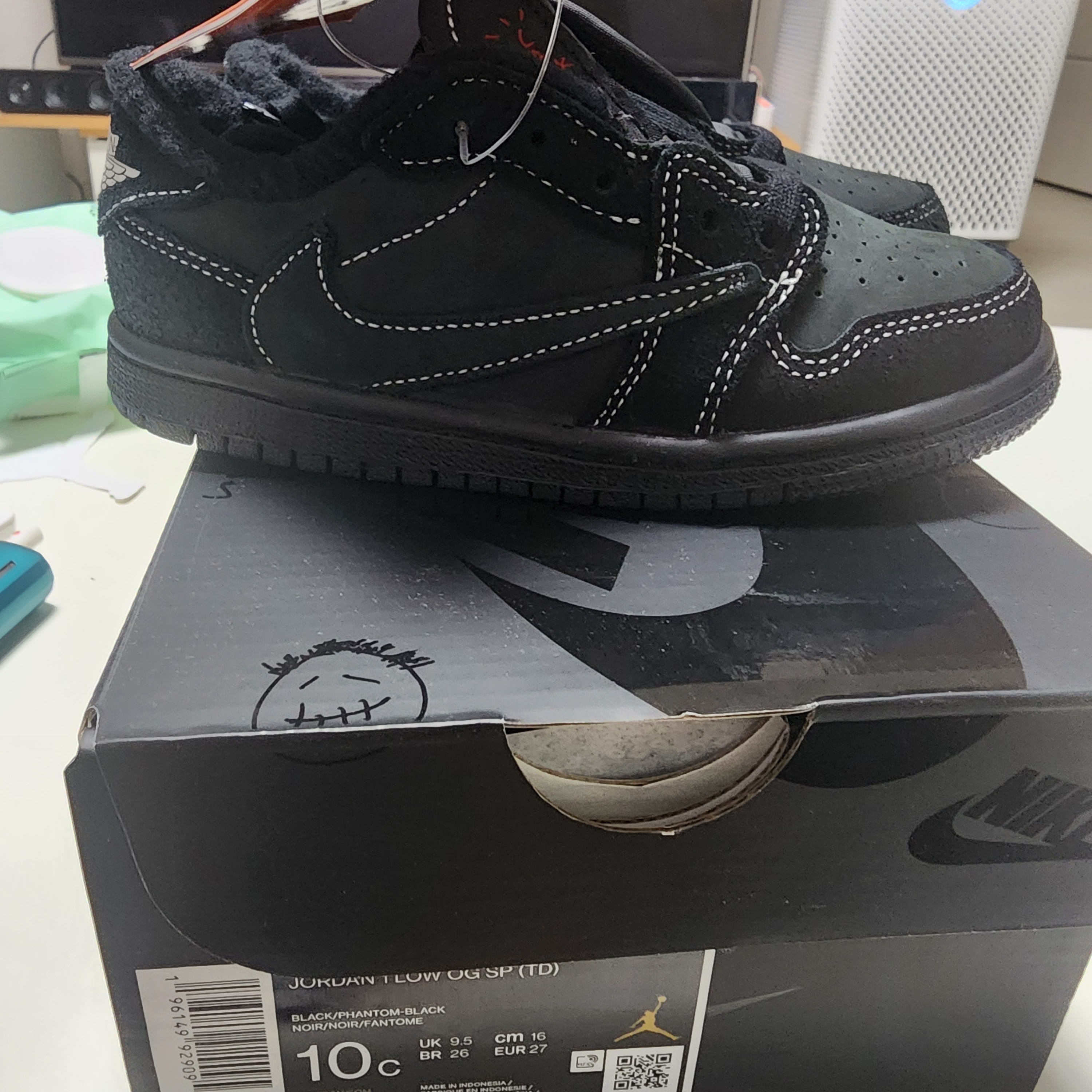 (TD) Jordan 1 x Travis Scott Retro Low OG SP Black Phantom 착용 스타일 - 3