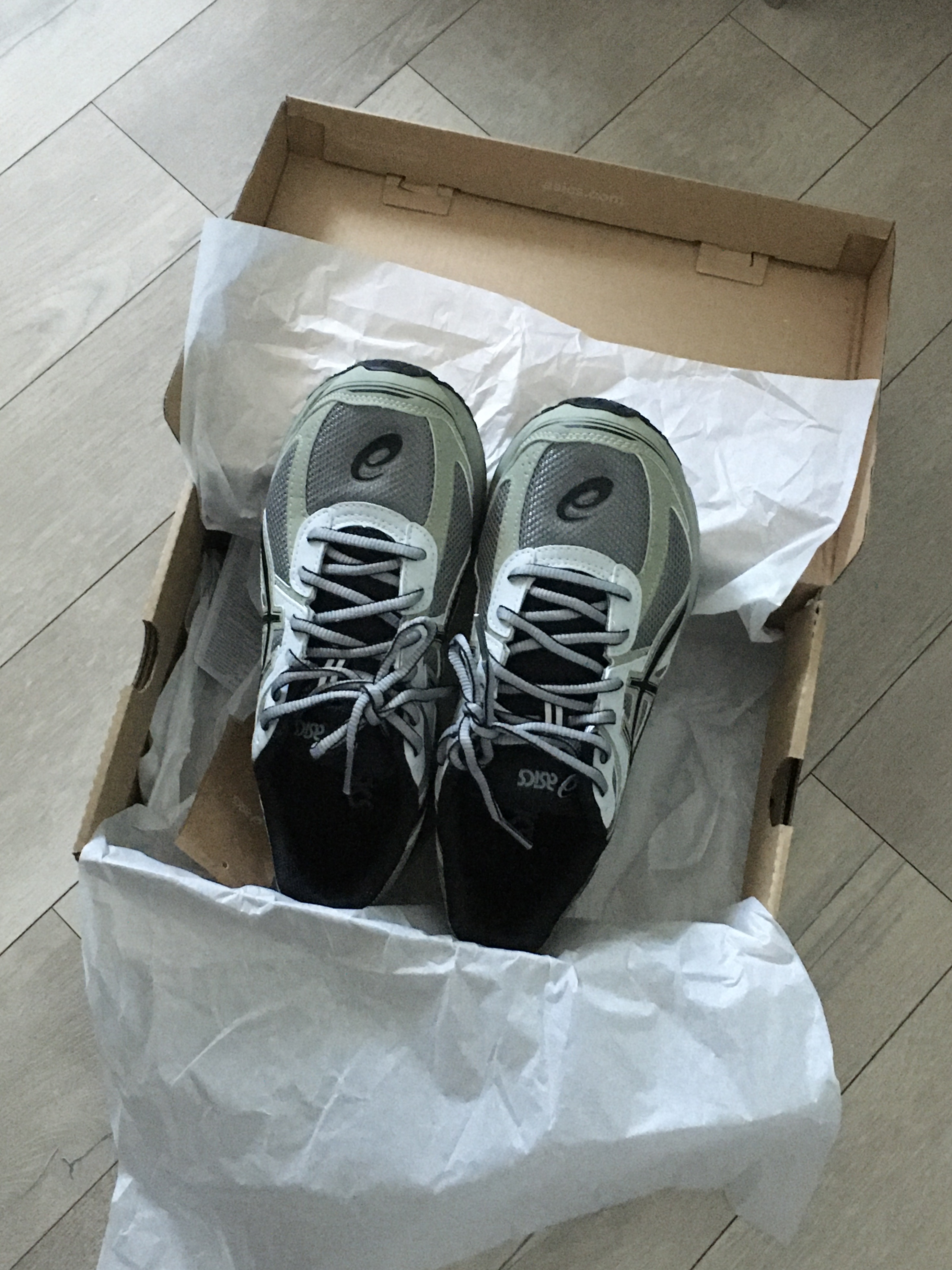 Asics Jog 100 S Sheet Rock - 2E Wide 착용 스타일 - 2