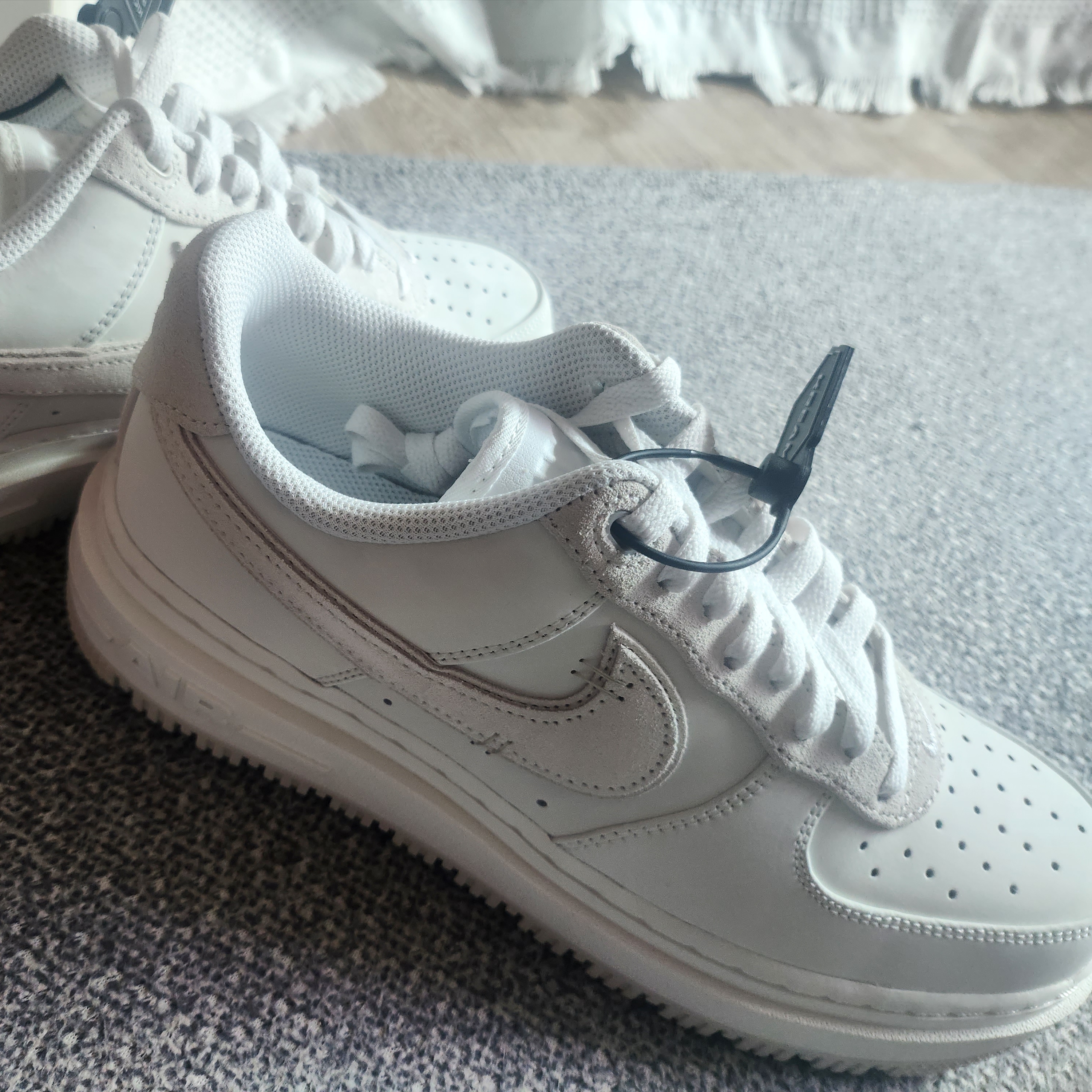 Nike Air Force 1 Luxe Summit White 착용 스타일