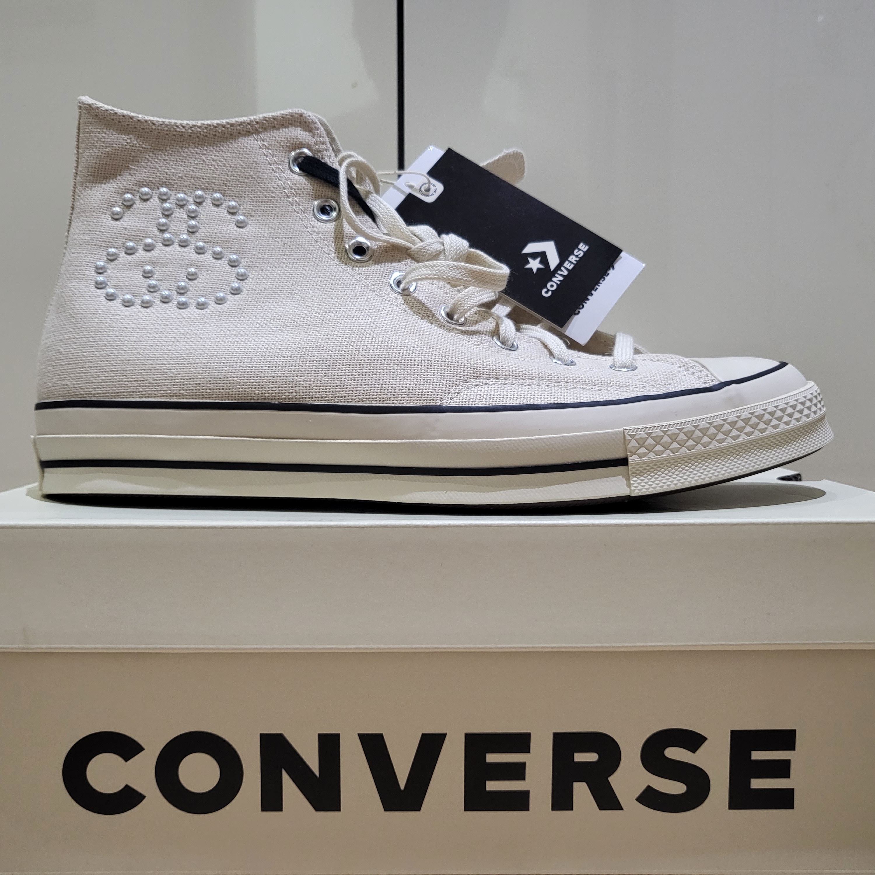 Converse x Stussy Chuck 70 High Natural Ivory 착용 스타일 - 2