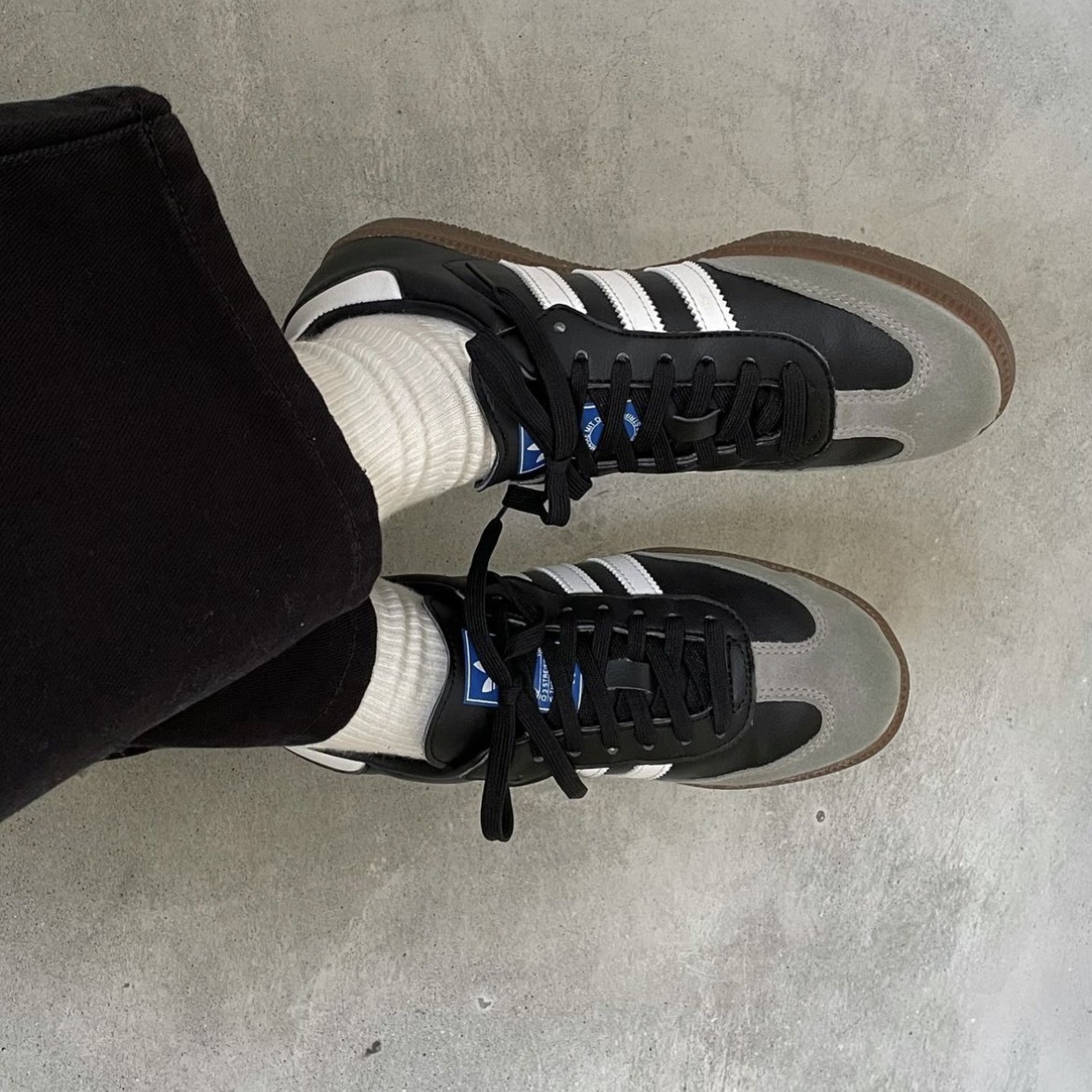 Adidas Samba Vegan Black White 착용 스타일 - 2