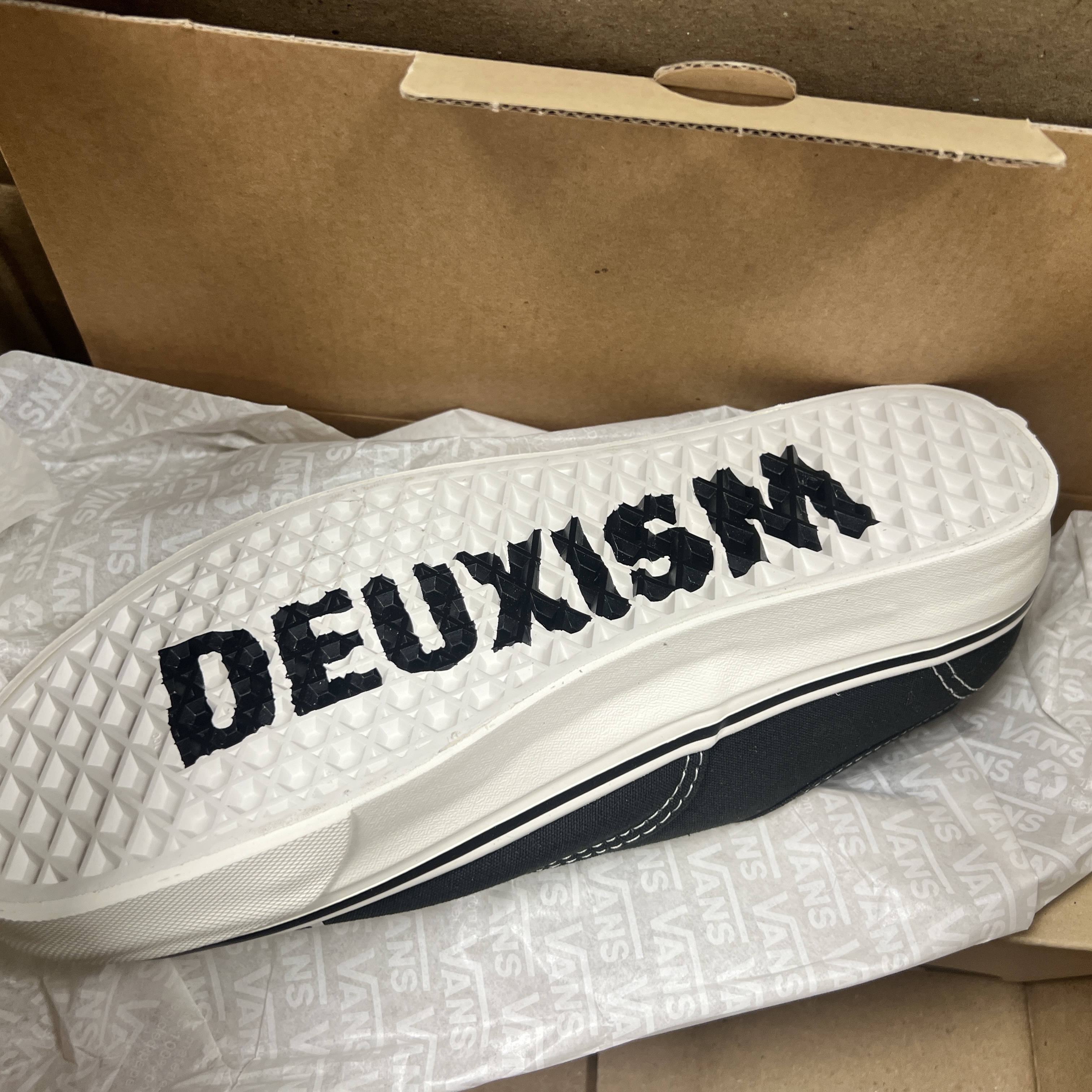 Vans x Deux Authentic 44 DX Black 착용 스타일 - 5