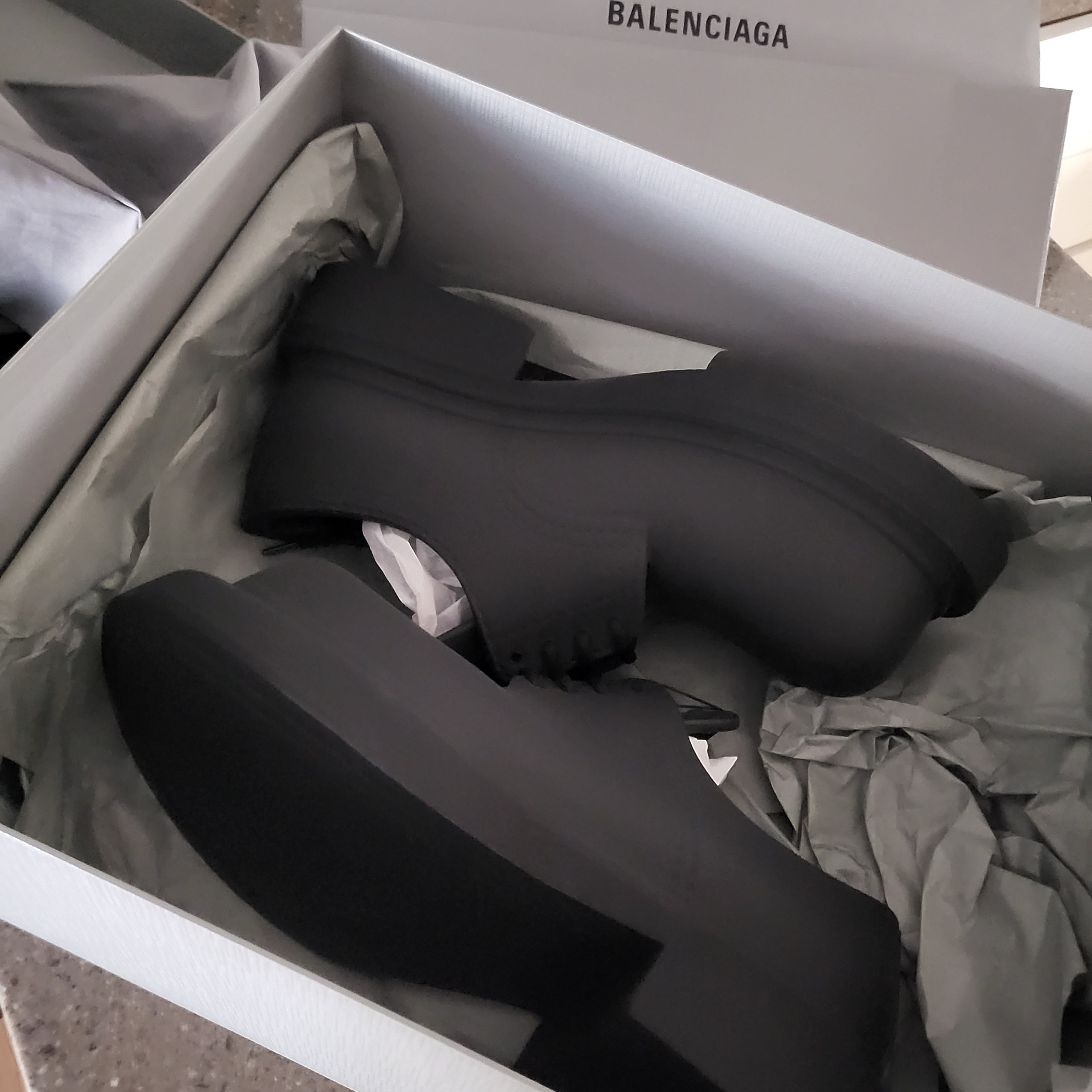 Balenciaga Steroid Derby Black 착용 스타일 - 1