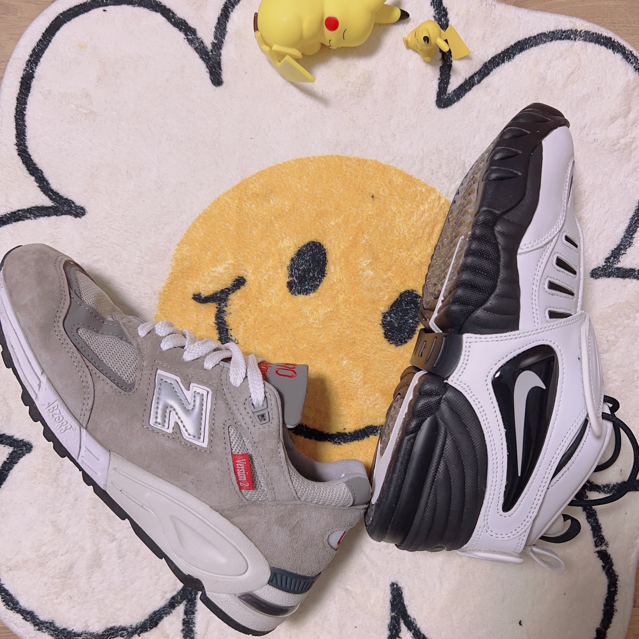 Nike x Ambush Air Adjust Force SP Summit White and Black, New Balance 990vs2 Made in USA Grey 착용 스타일
