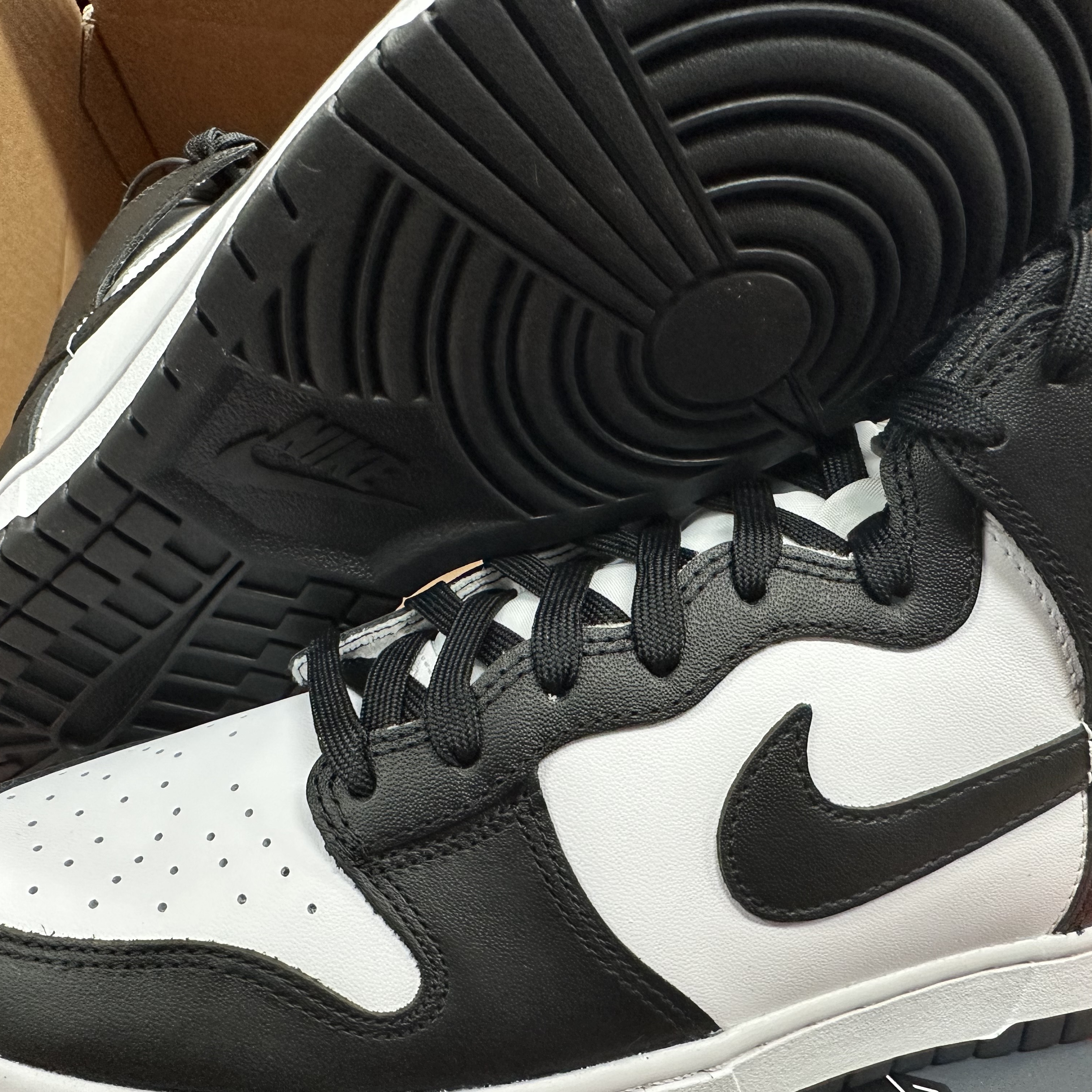 Nike Dunk High Retro Championship White 착용 스타일 - 1