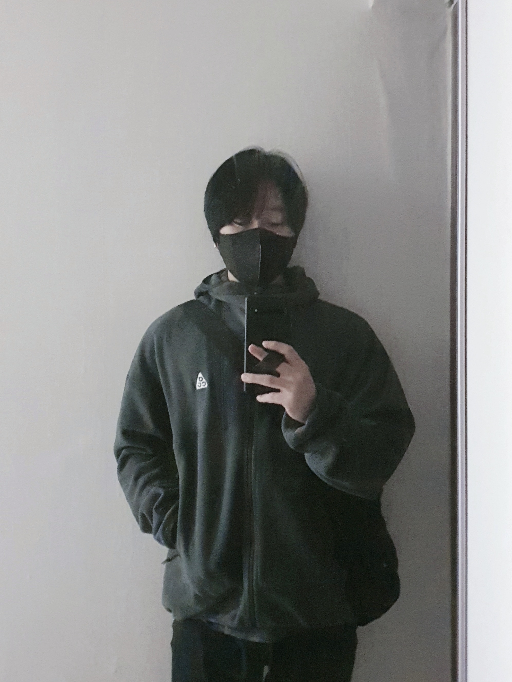 Nike ACG Therma-Fit Wolf Tree Hooded Jacket Dark Smoke Grey - US/EU 착용 스타일