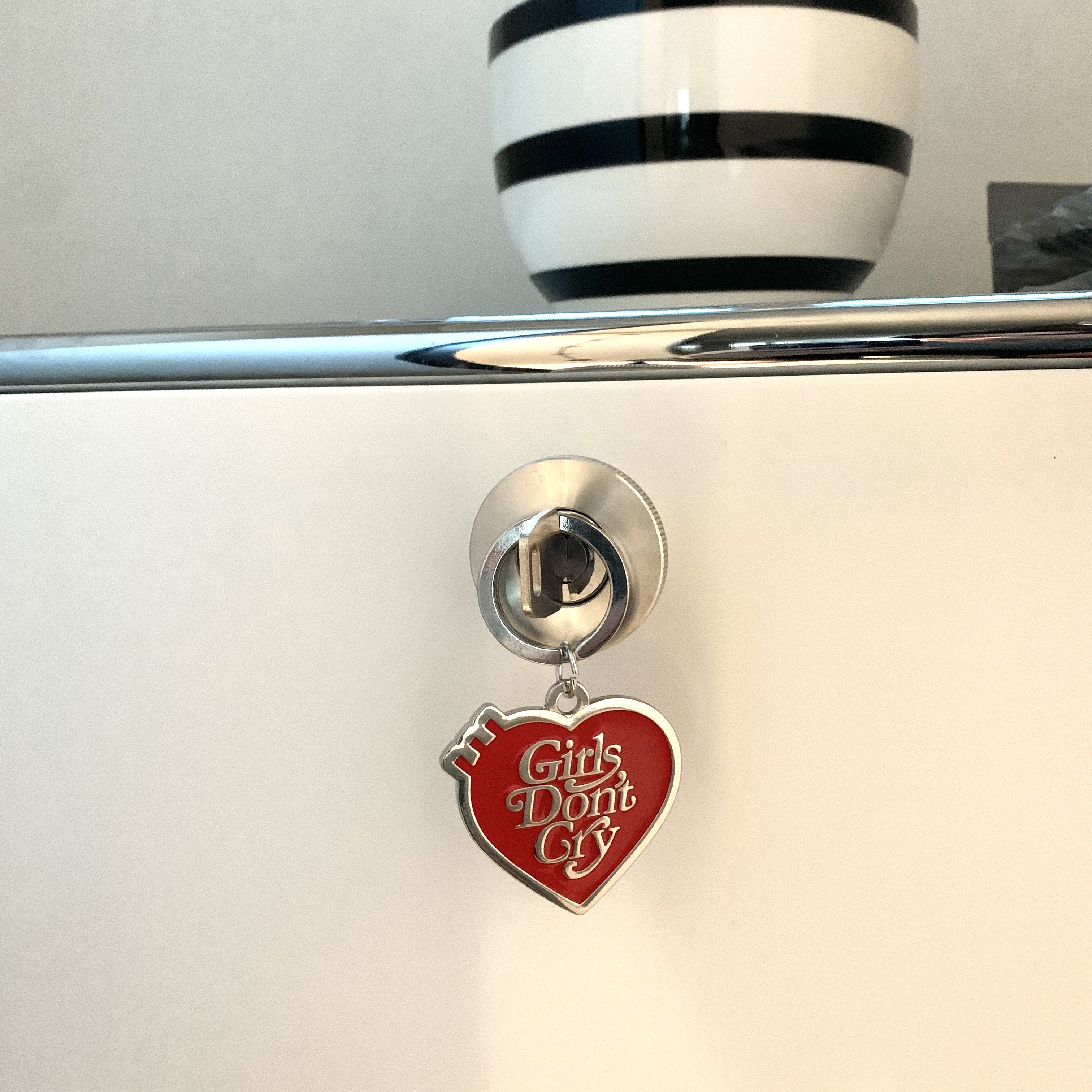Human Made x Verdy Girls Don't Cry Keyring Red 착용 스타일