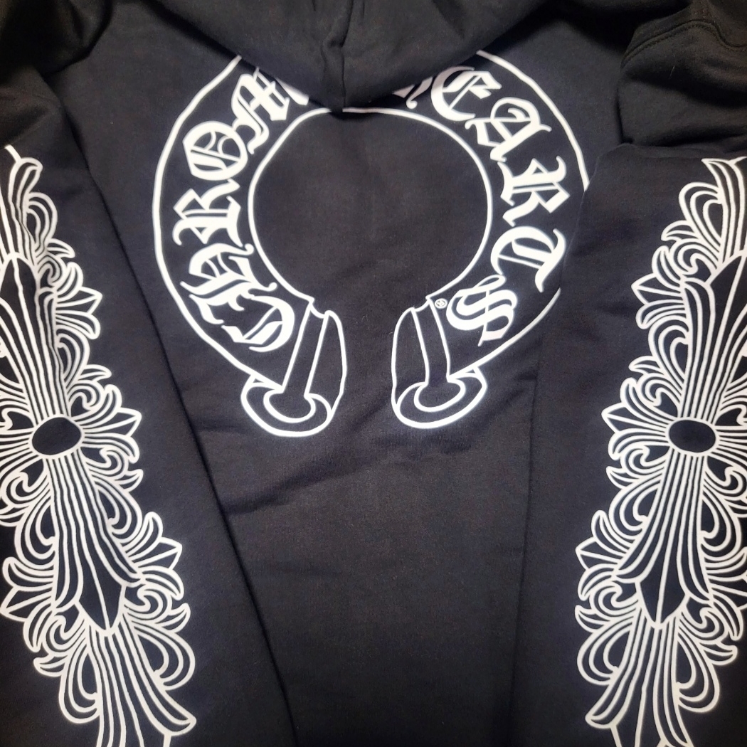 Chrome Hearts Horseshoe Floral Fuck You Logo Heavyweight Zip-Up Hoodie Black 착용 스타일 - 1