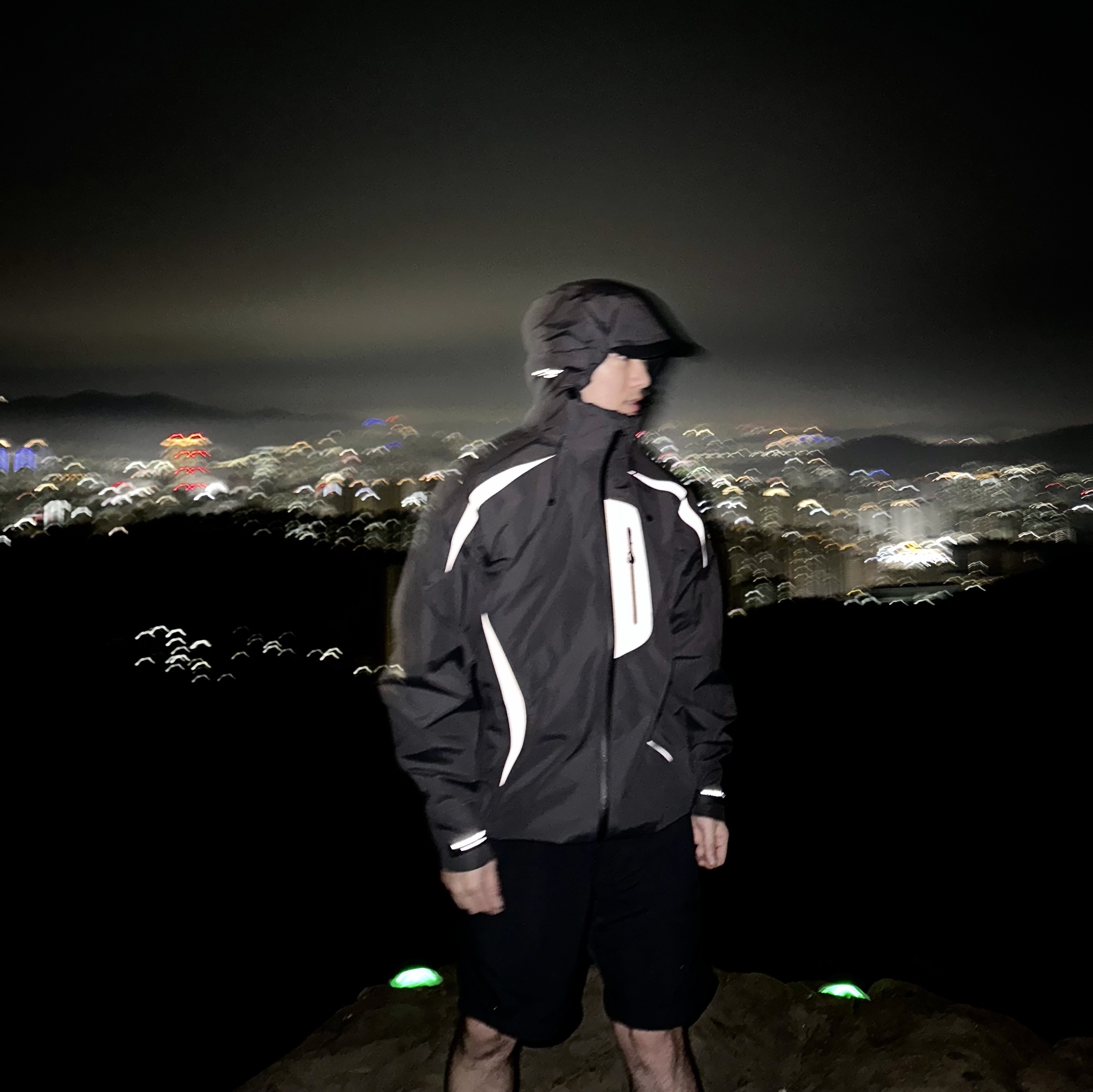 Salomon XT-6 ADV Black, Arc'teryx Mantis 26 Backpack Pilot 착용 스타일 - 4