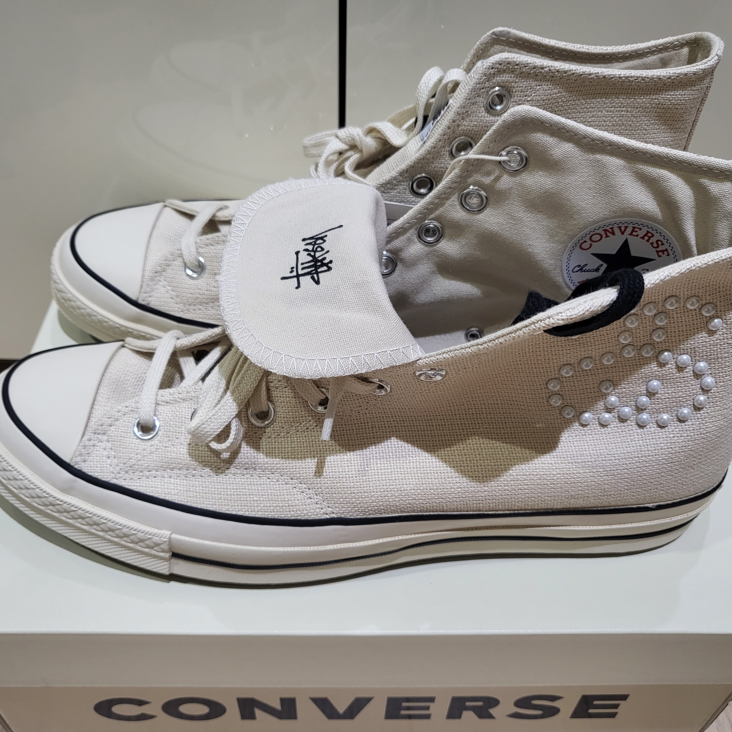 Converse x Stussy Chuck 70 High Natural Ivory 착용 스타일 - 3